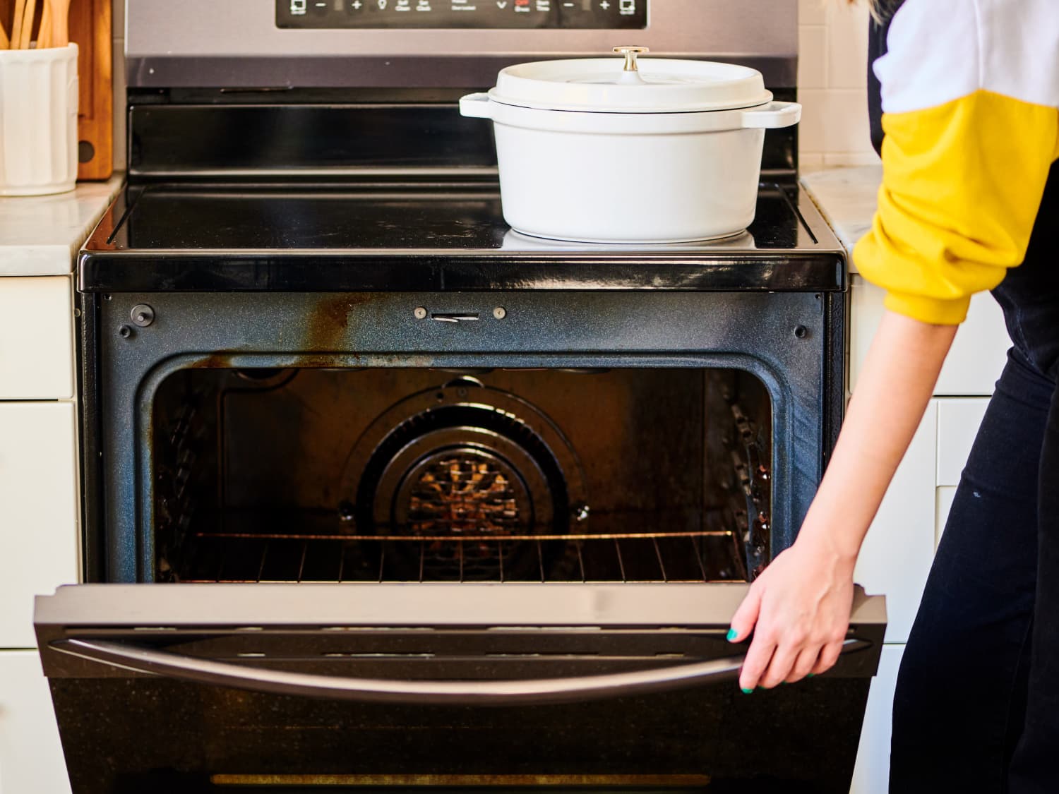 I Used the Scrub Daddy PowerPaste to Clean My Oven - Review