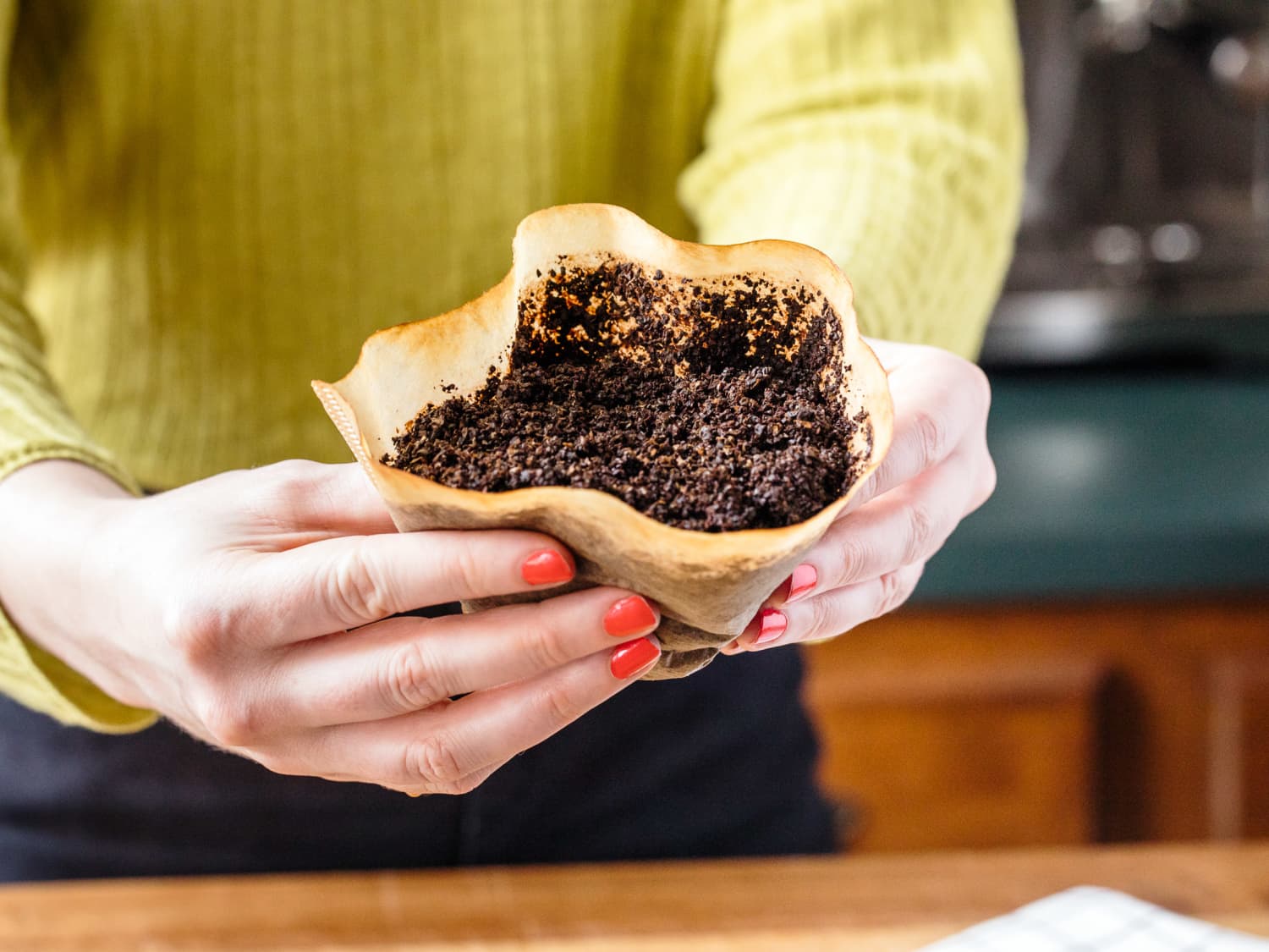 why do coffee grounds smell like cigarettes Why You Should Always Refrigerate Used Coffee Grounds