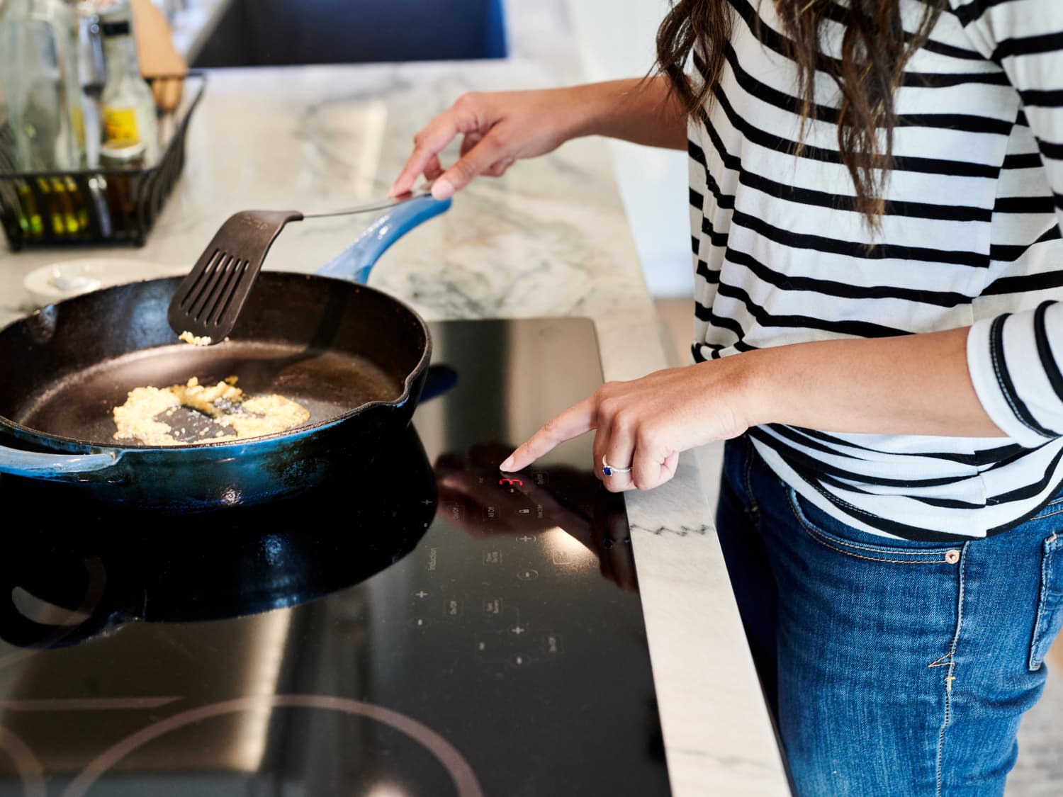 s best nonstick frying pan has 30,000 5-star reviews for just $14