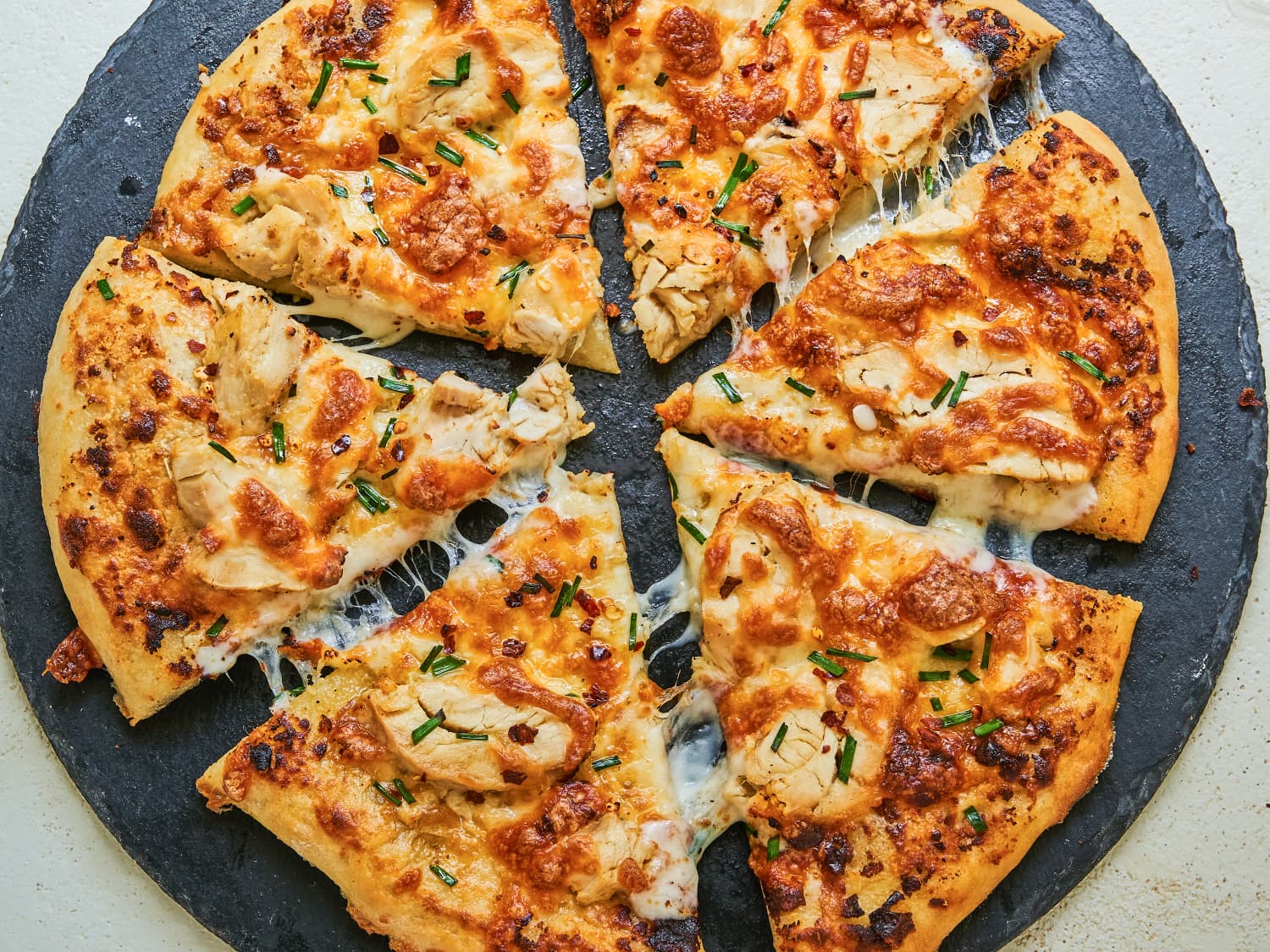 Chicken Alfredo Pizza Recipe (With Rotisserie Chicken)