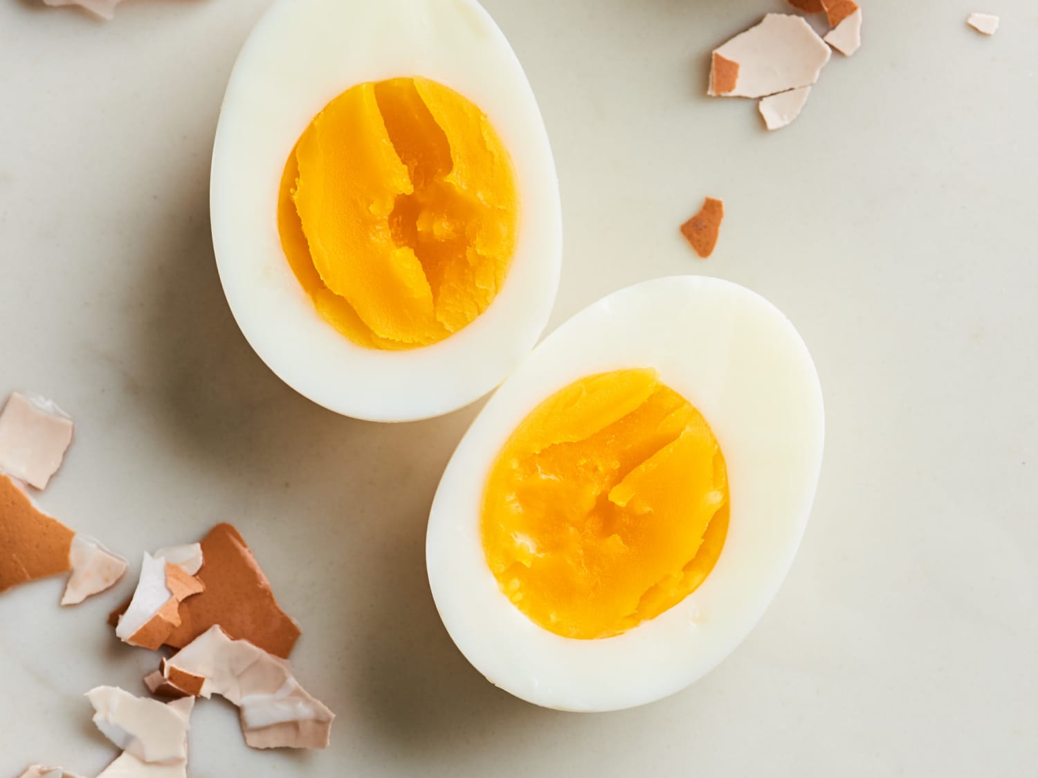 Hard Boiled Eggs • Perfect Hard Boiled Eggs •