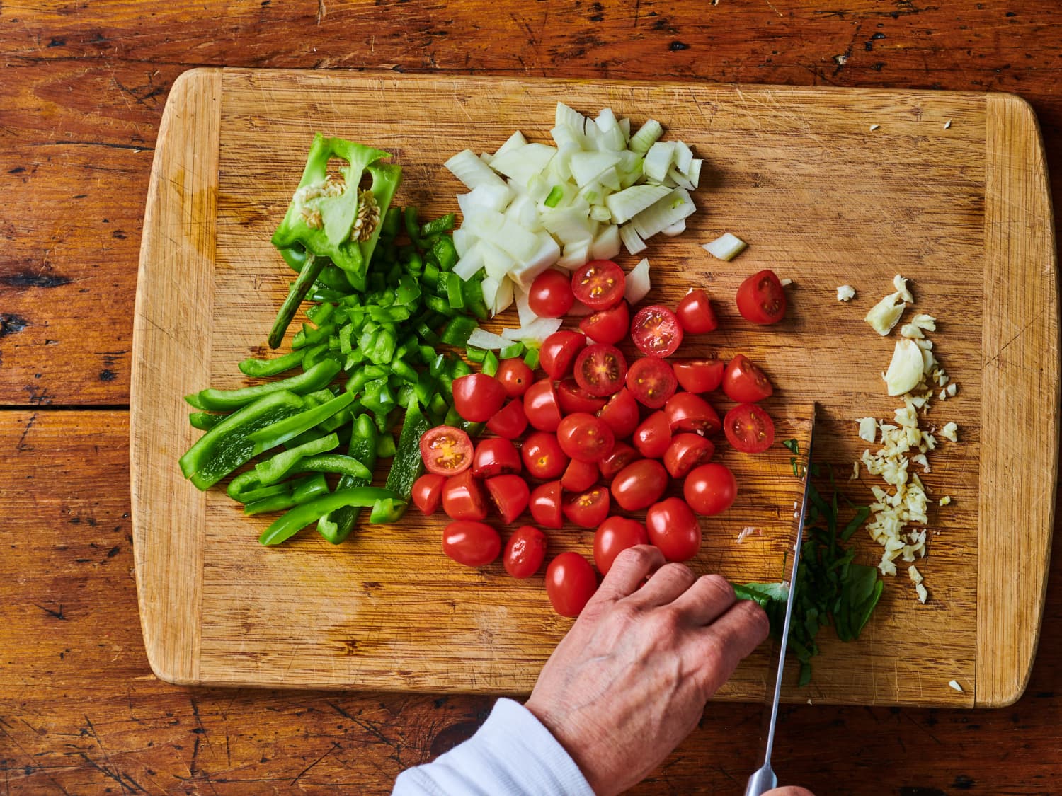 Chopping board slips while chopping vegetables, try this hack