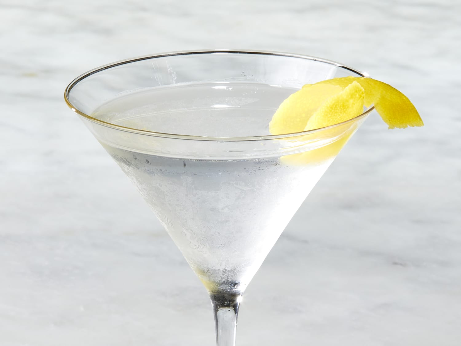 Classic Martini Recipe (Vodka or Gin)