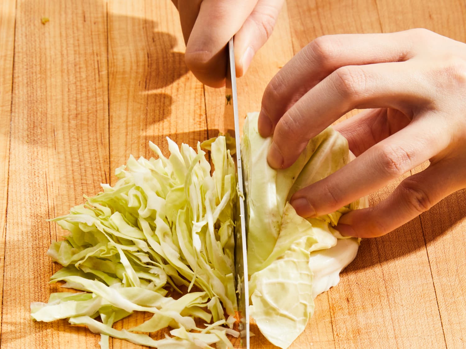 How To Shred Cabbage (3 Ways)