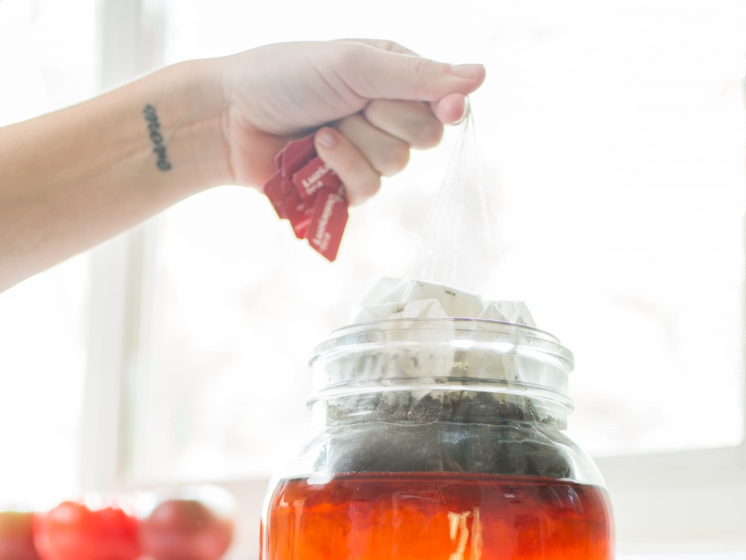 How to Make Sun Tea + Tips on How to Store and Serve It