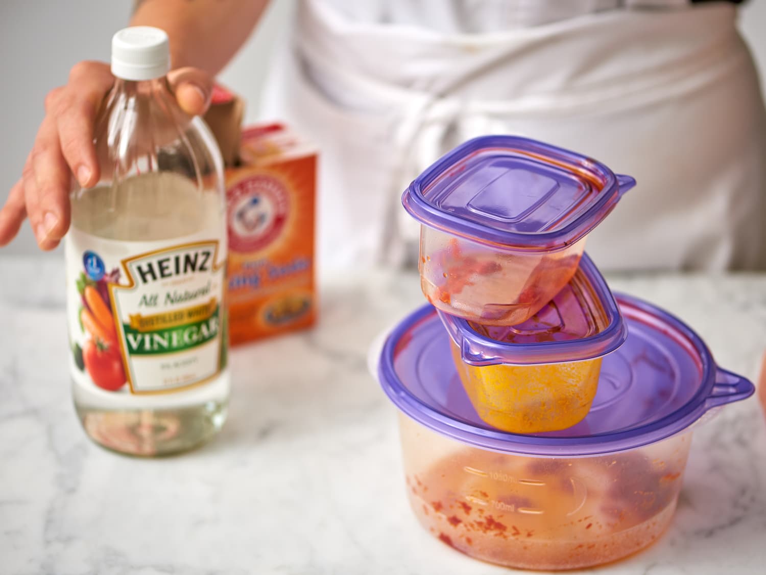 How to Clean Food Storage Containers