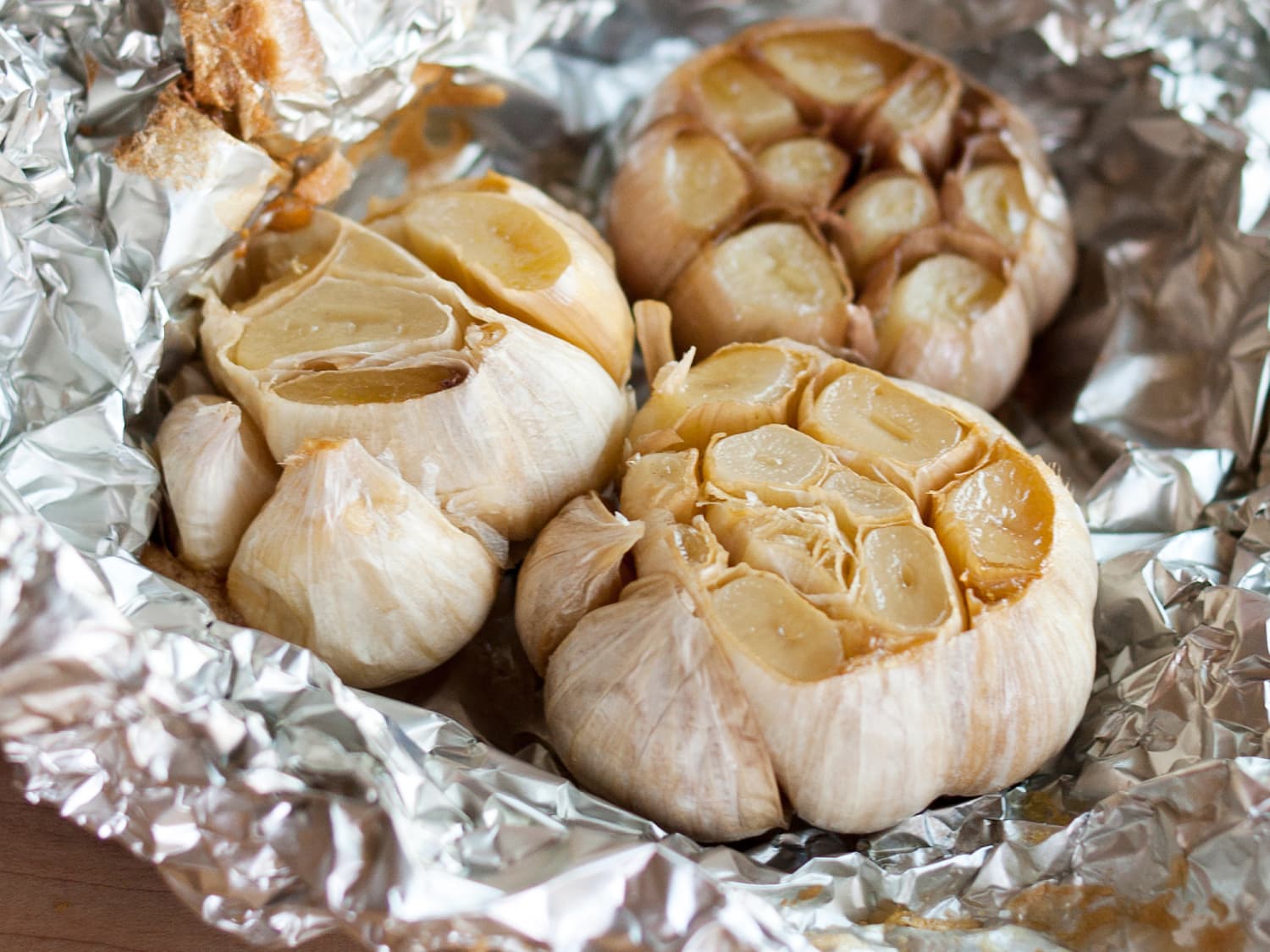 How To Roast Garlic In Oven (Whole Garlic or Individual Cloves)
