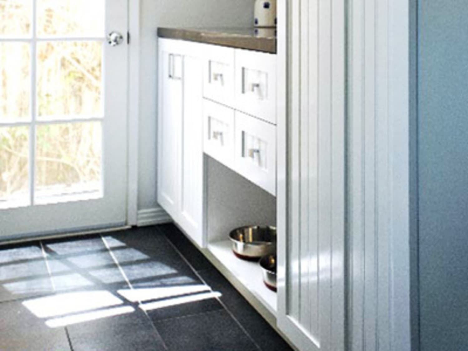Problem Where To Put The Pet S Bowls Kitchn