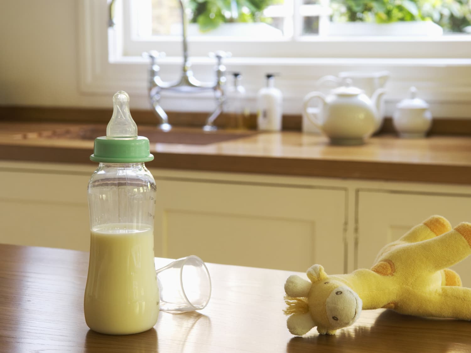 How to Organize Sippy Cups and Baby Bottles