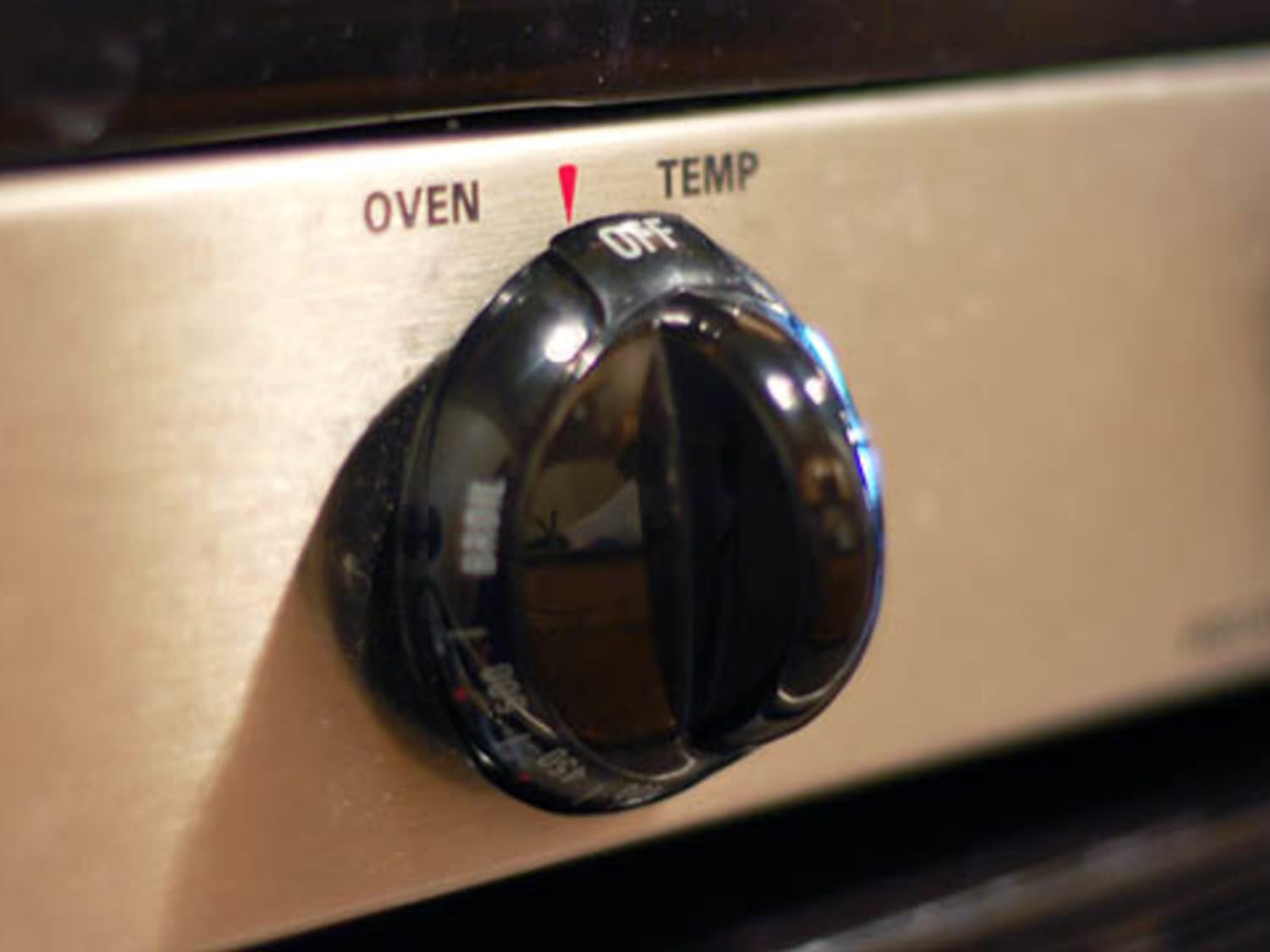 DIY Oven Maintenance: Adjusting the Temperature Gauge