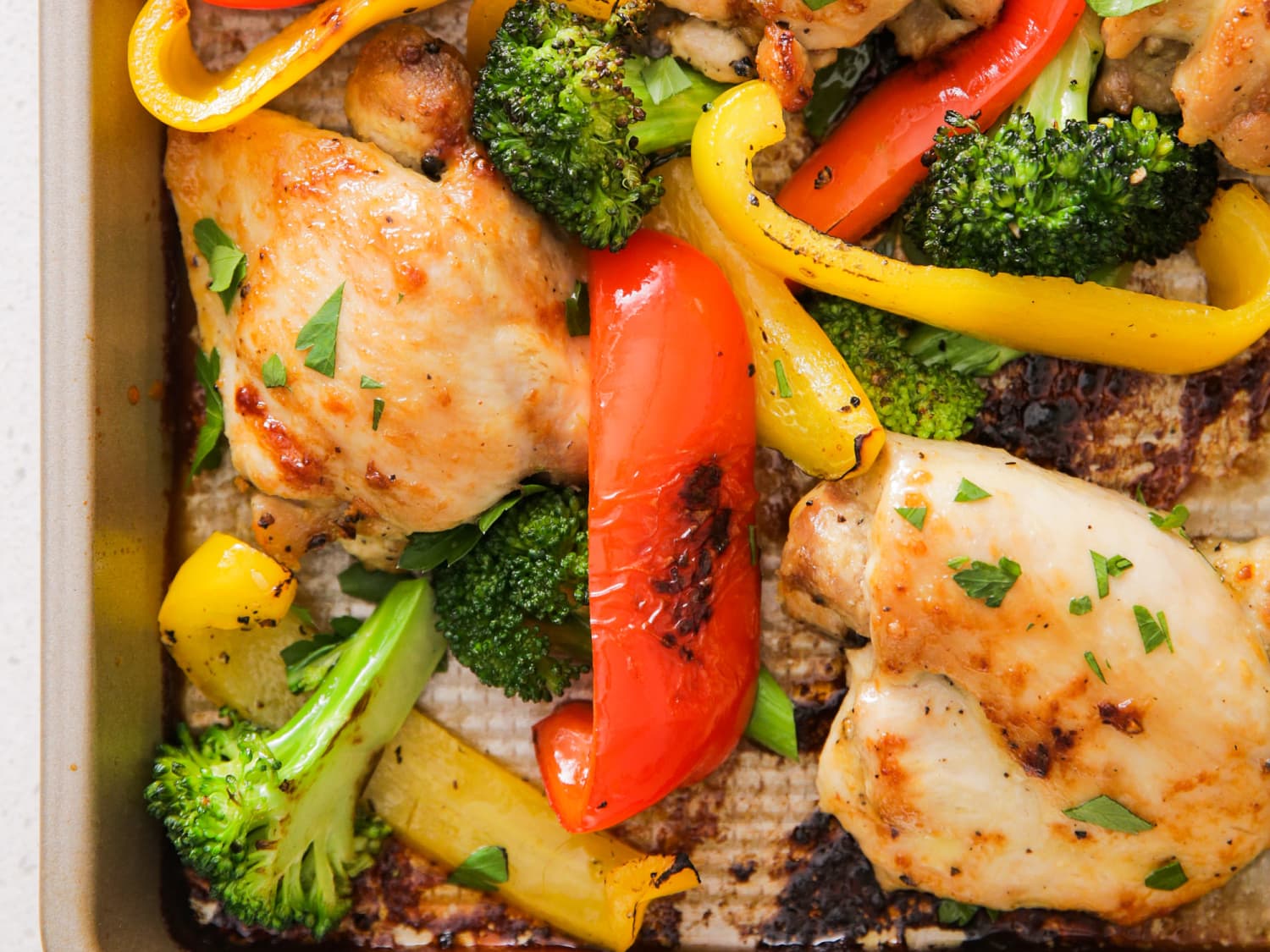 10+ Delicious Sheet Pan Chicken Dinners - Family Food on the Table