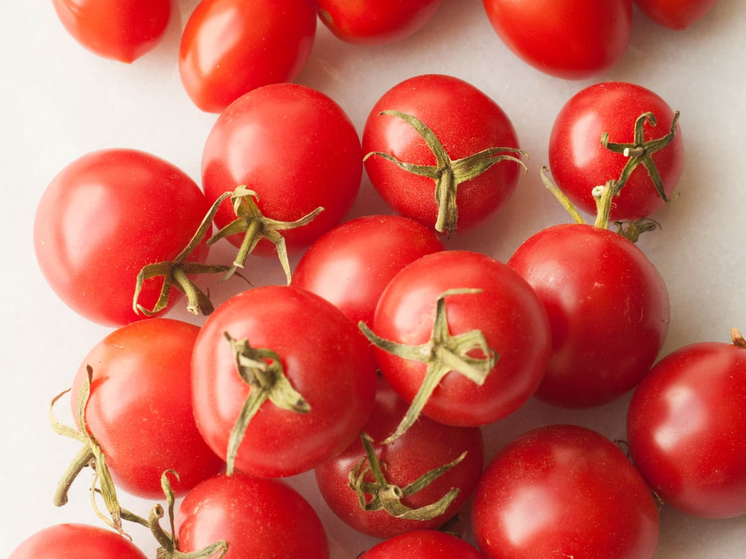 grape tomatoes as a healthy picnic food ideas and a picnic food that is easy to pack for a date, a picnic food for toddlers, or a picnic food for couples on an outdoor covid date