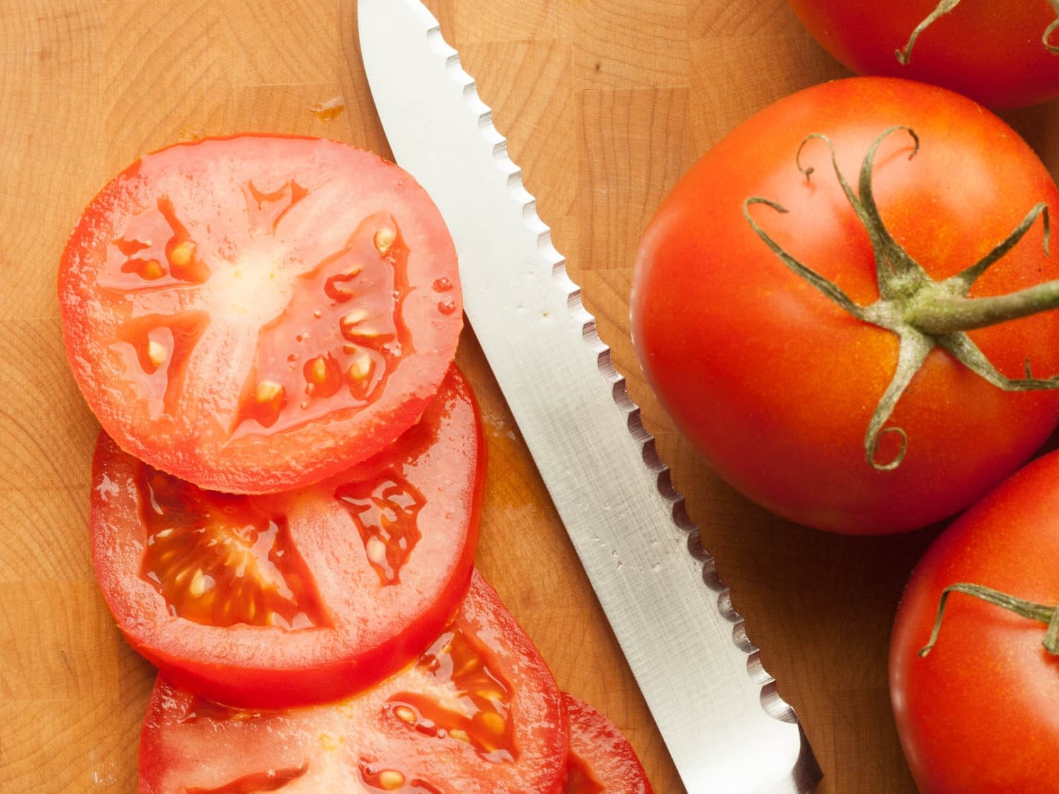 For Clean, Sharp Tomato Slices, Invest in a Tomato Knife:<br/> One Quick Tip