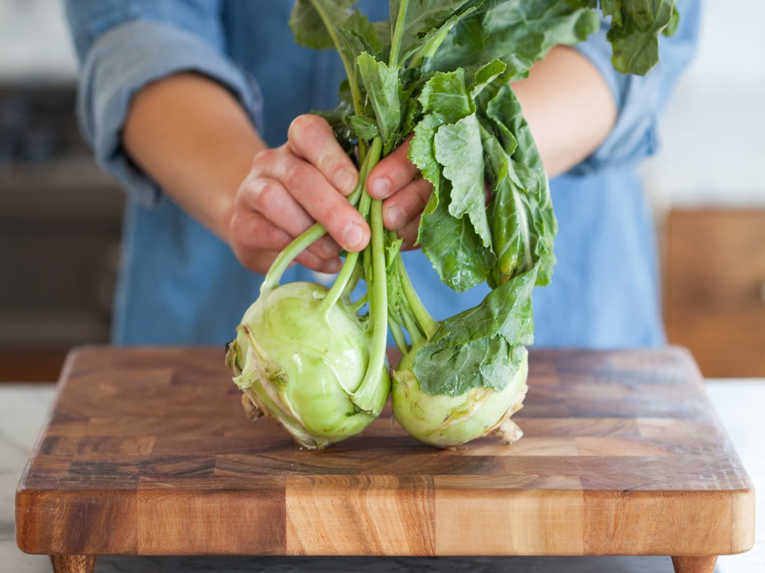How To Cut Up Kohlrabi Kitchn De la part de toute l'equipe de kolibri, nous vous souhaitons les meilleures connexions de vie pour cette. how to cut kohlrabi