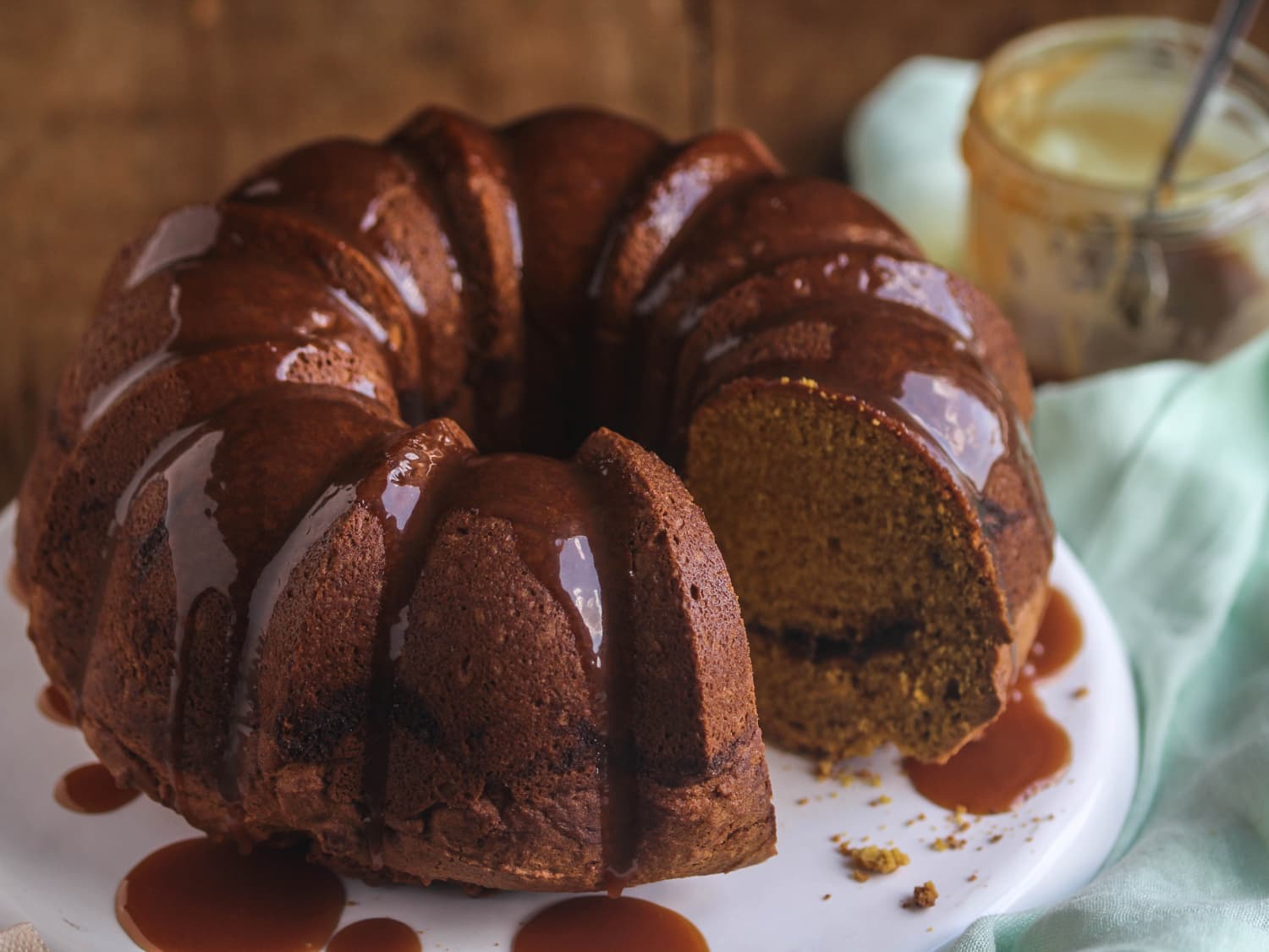This Is The Easiest Way To Decorate A Bundt Cake Kitchn