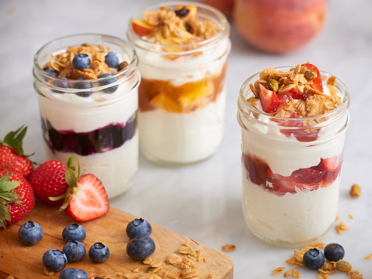CRYSTALIA Yogurt Parfait Cups with Lids, Mini Breakfast On the Go