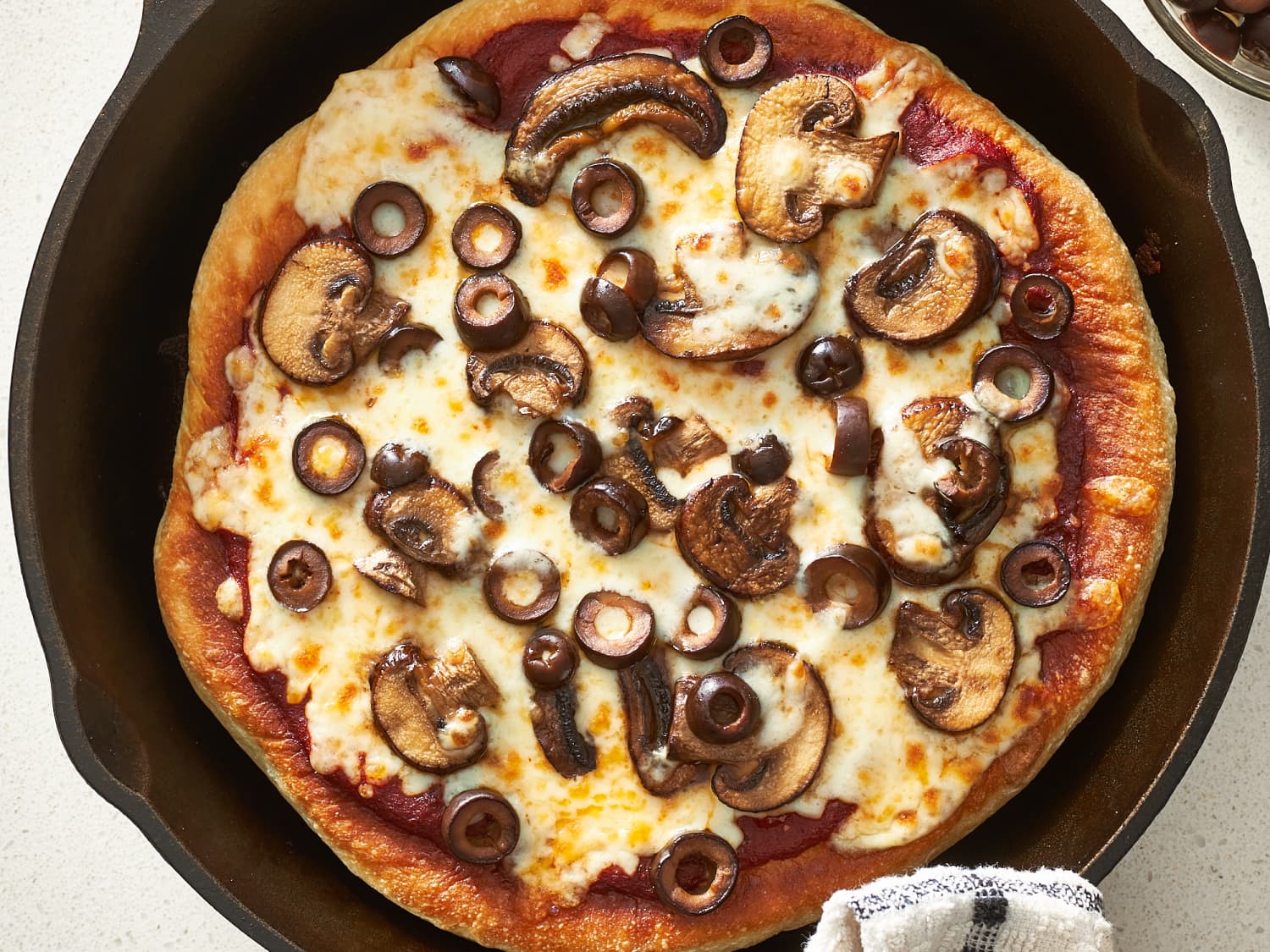How To Make Skillet Pizza On The Stove Top Recipe Kitchn