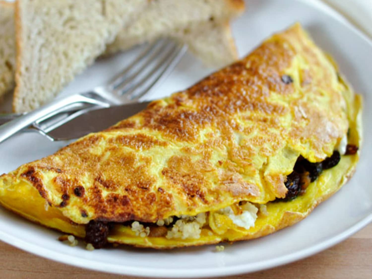 Breakfast Recipe: 3-Egg Omelet with Quinoa, Sun-Dried Tomatoes, Spinach,  and Goat Cheese | The Kitchn