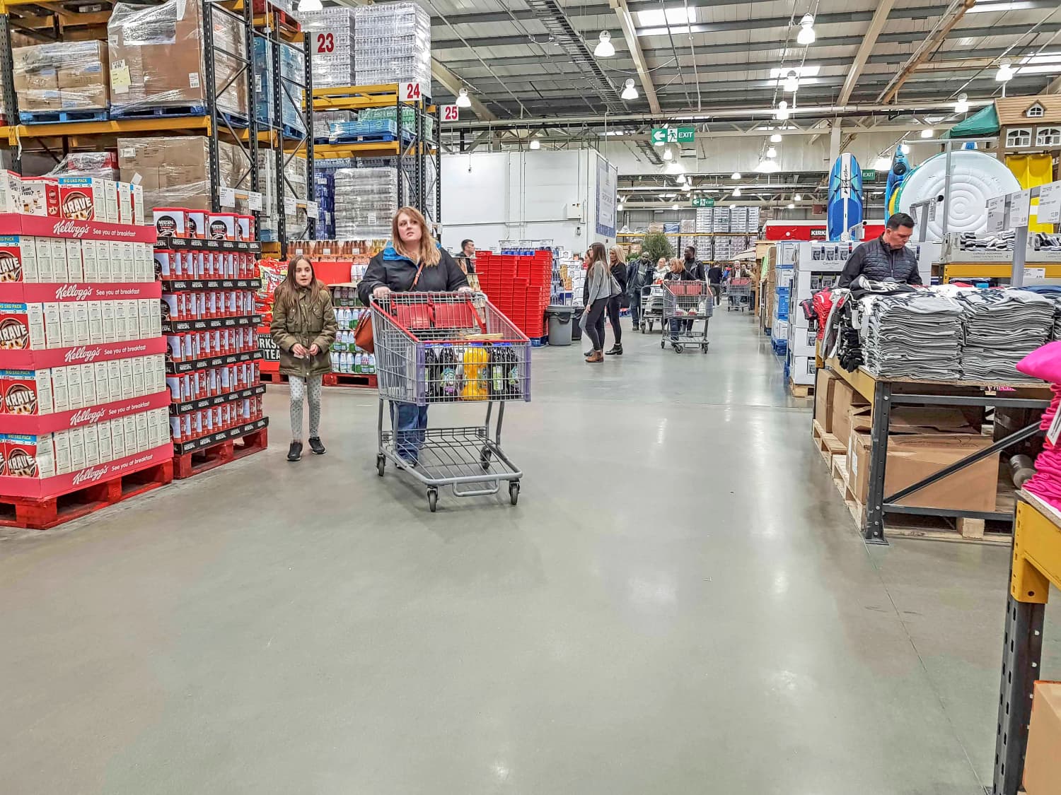 The Best Time To Shop At Costco For Uncrowded Aisles