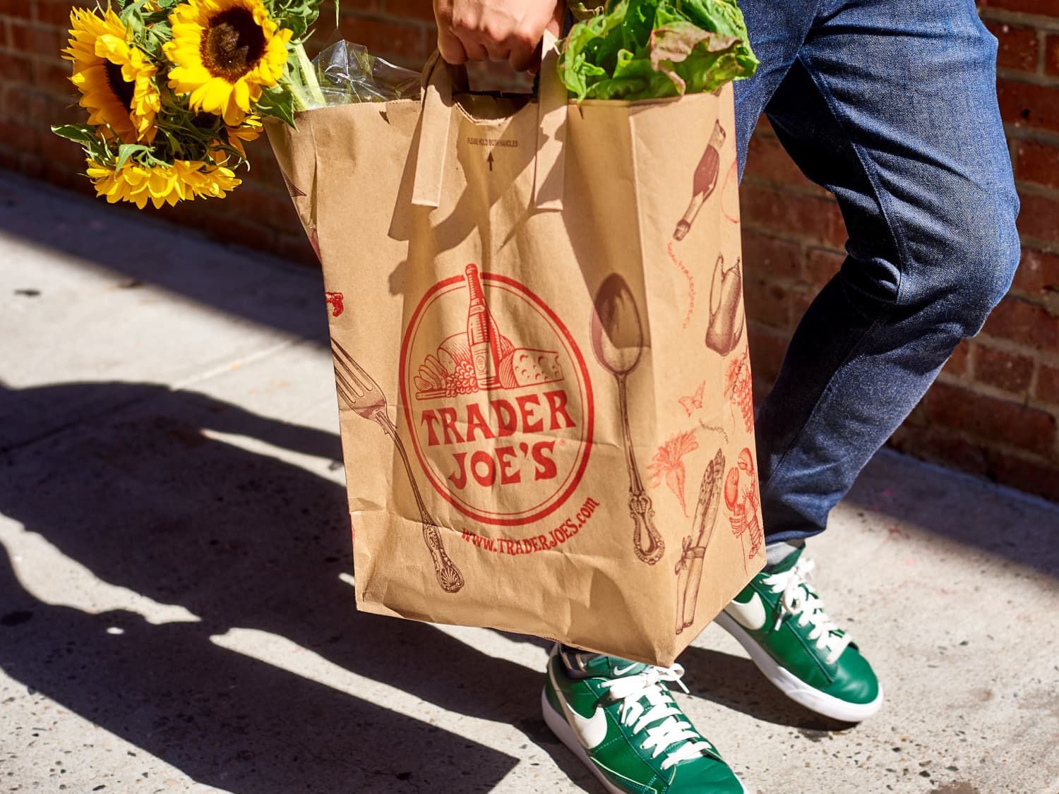 Trader Joe's Bag of Organic Fuji Apples – We'll Get The Food