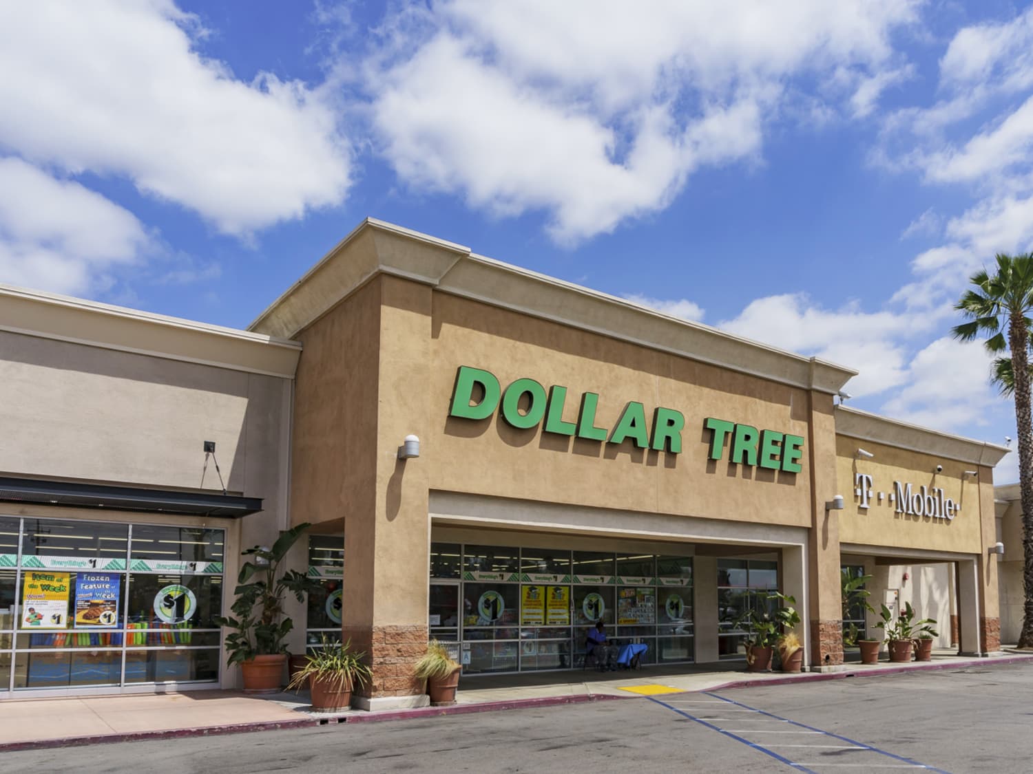 Dollar Tree to sell some items for more than $1