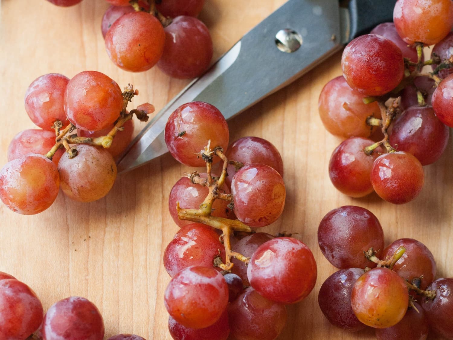 Here Is The Correct Way To Serve Grapes Kitchn
