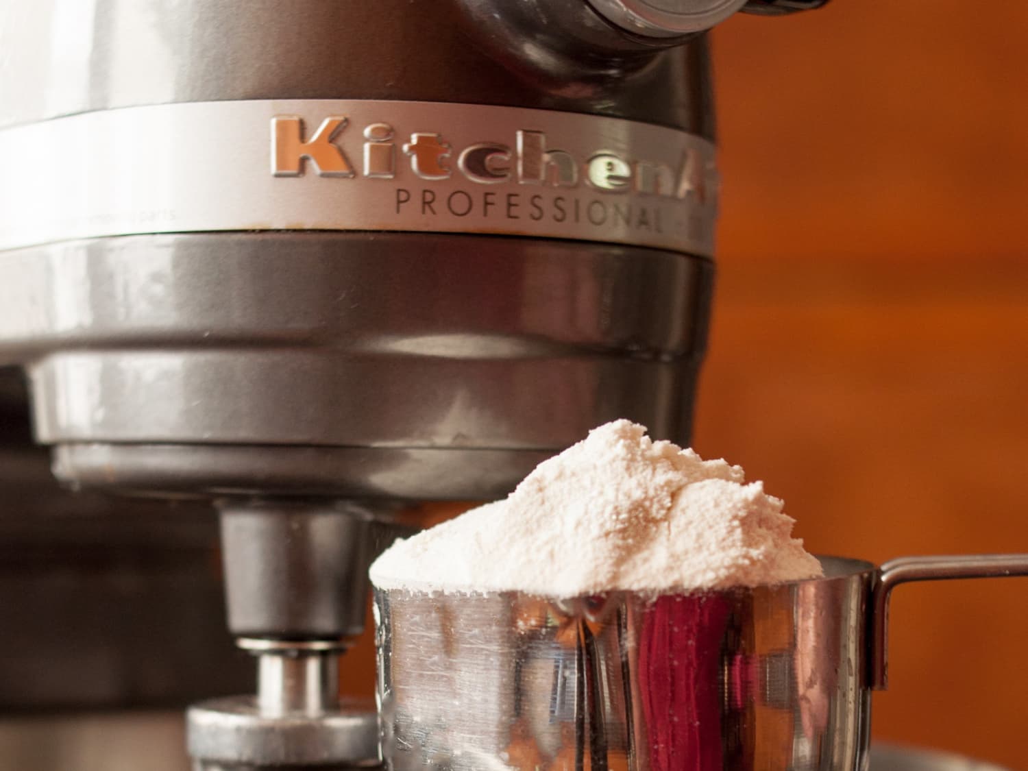 The Best Way to Avoid Messes When Using a Stand Mixer