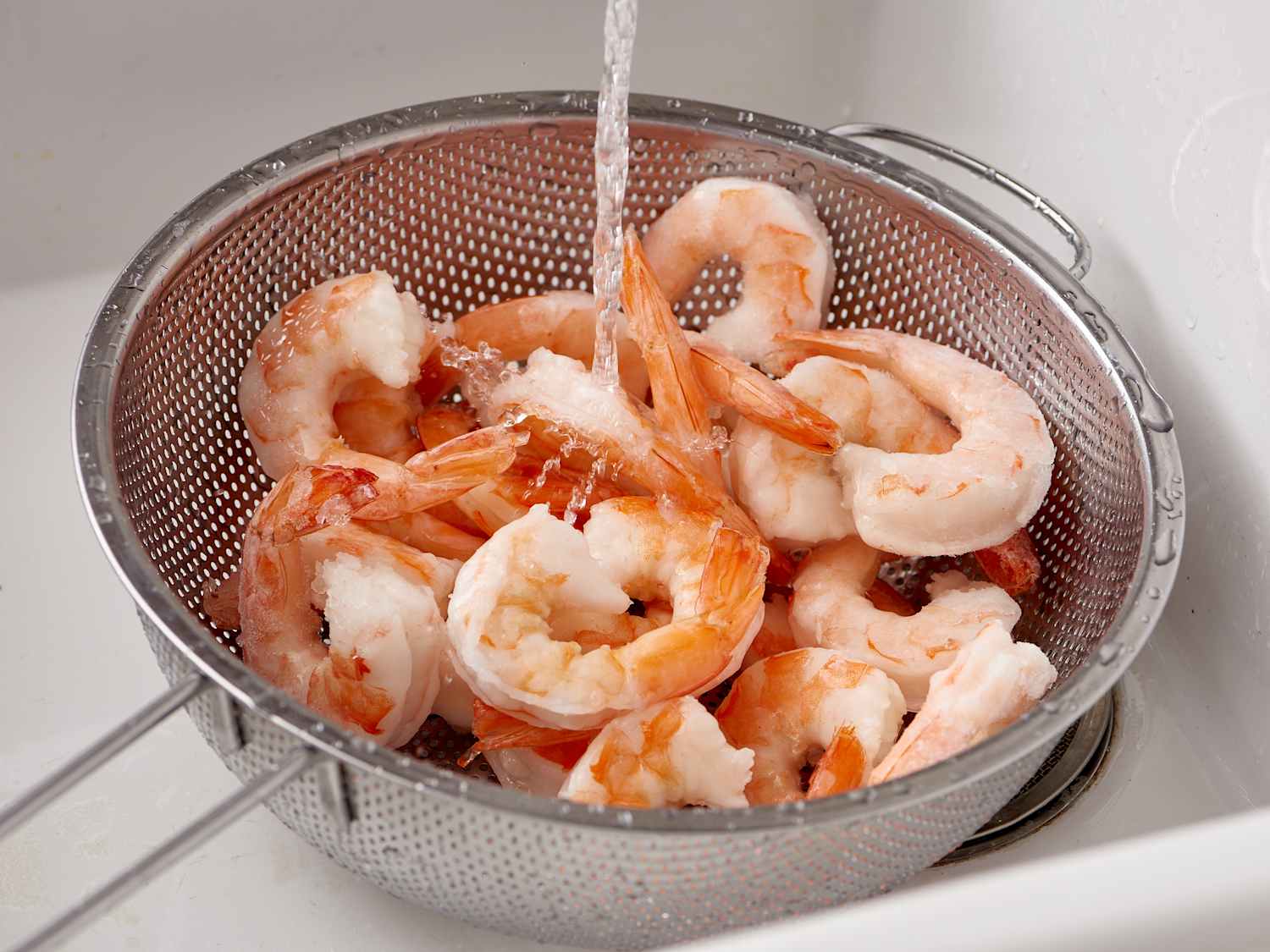 Shrimp thawing