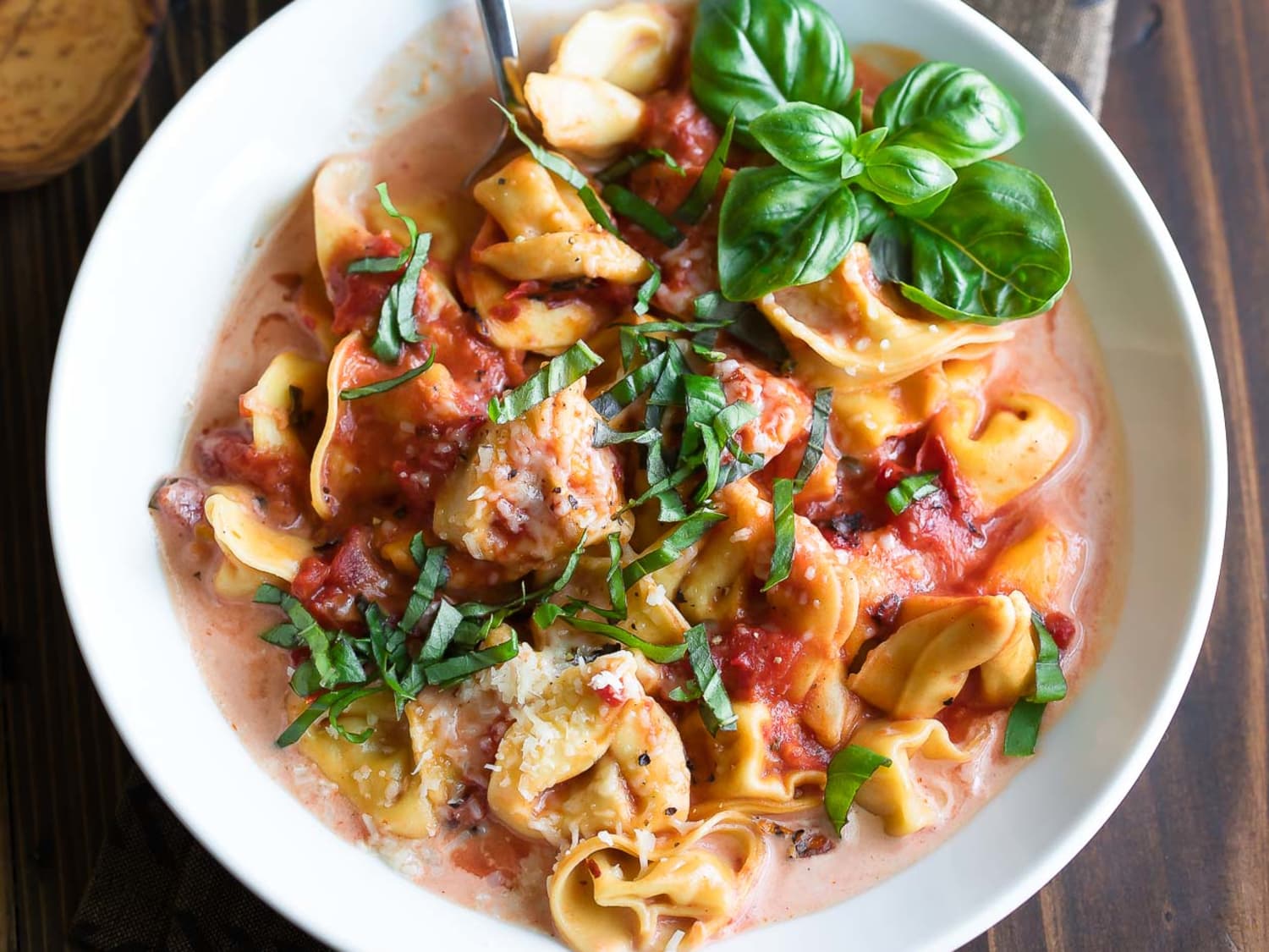 Instant pot tortellini top with tomato sauce