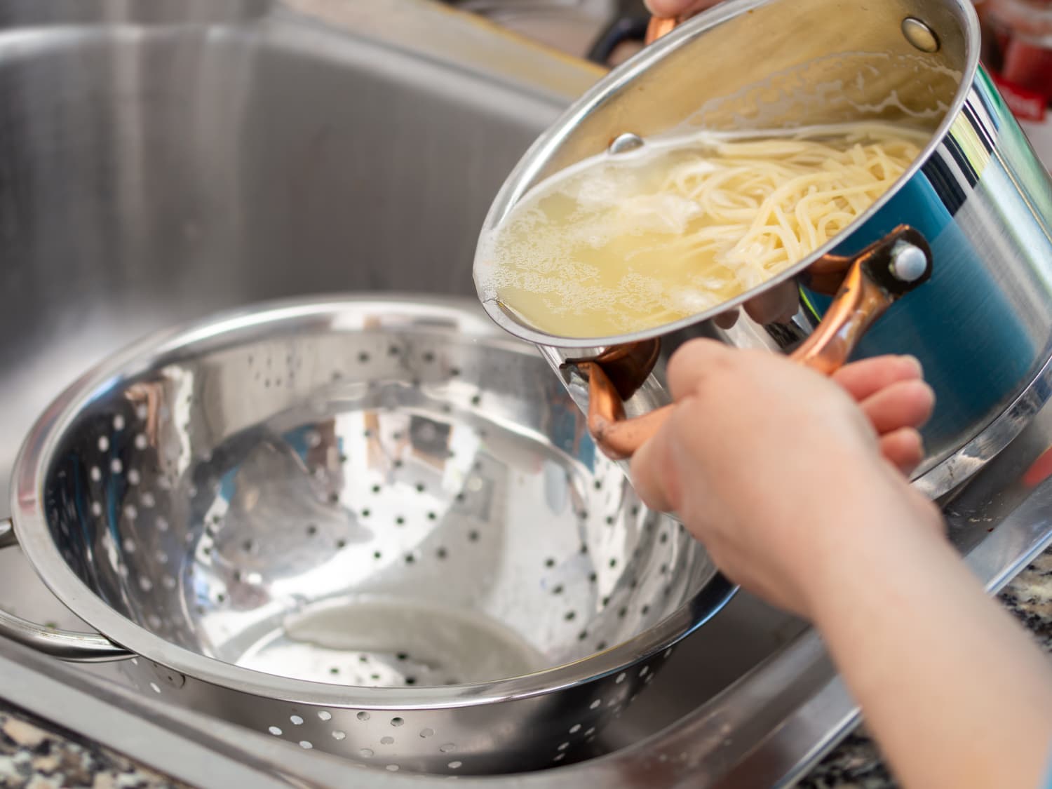 How to use a 2025 colander