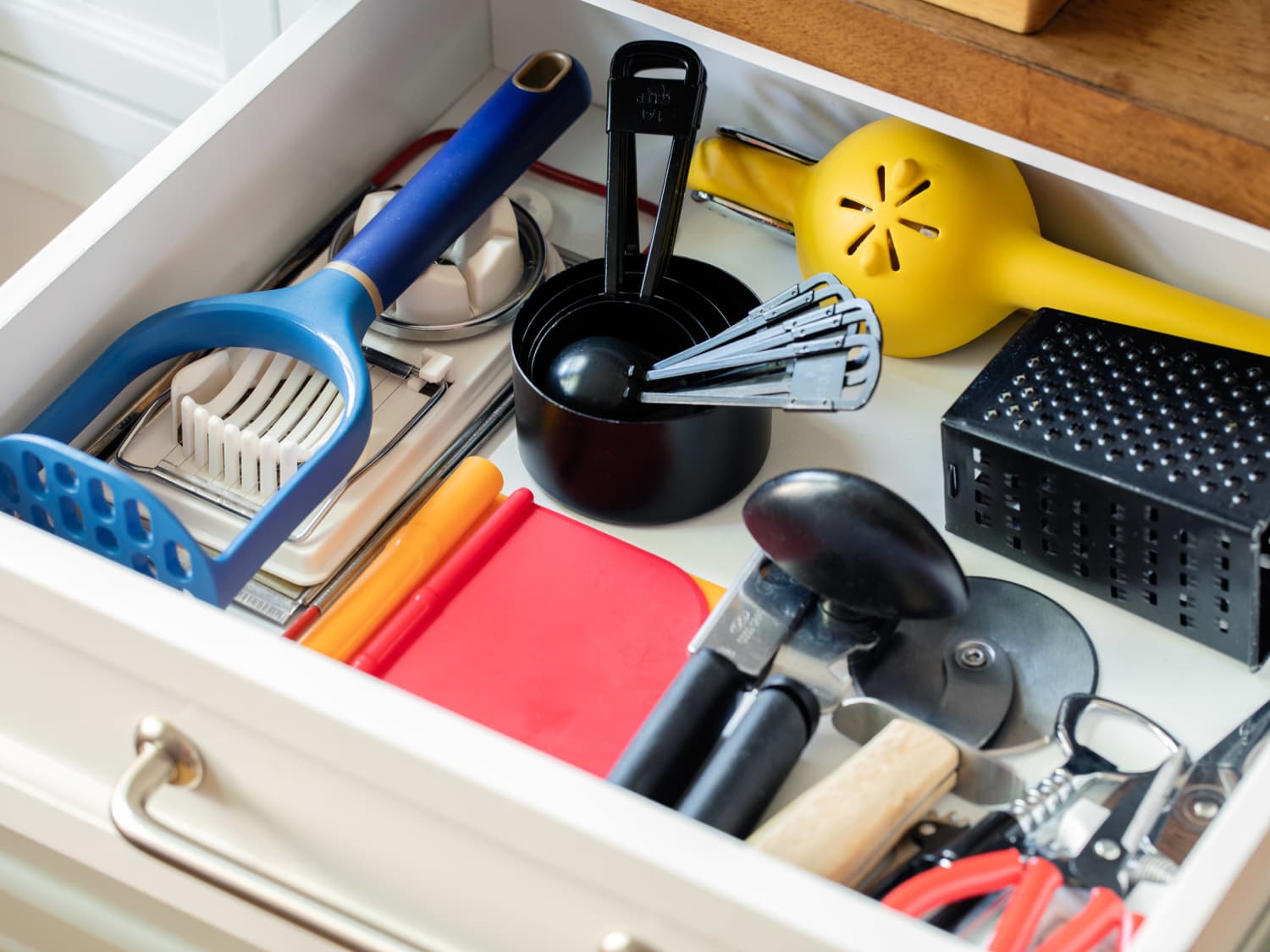 Kitchn-2021-Drawer-Organizing-