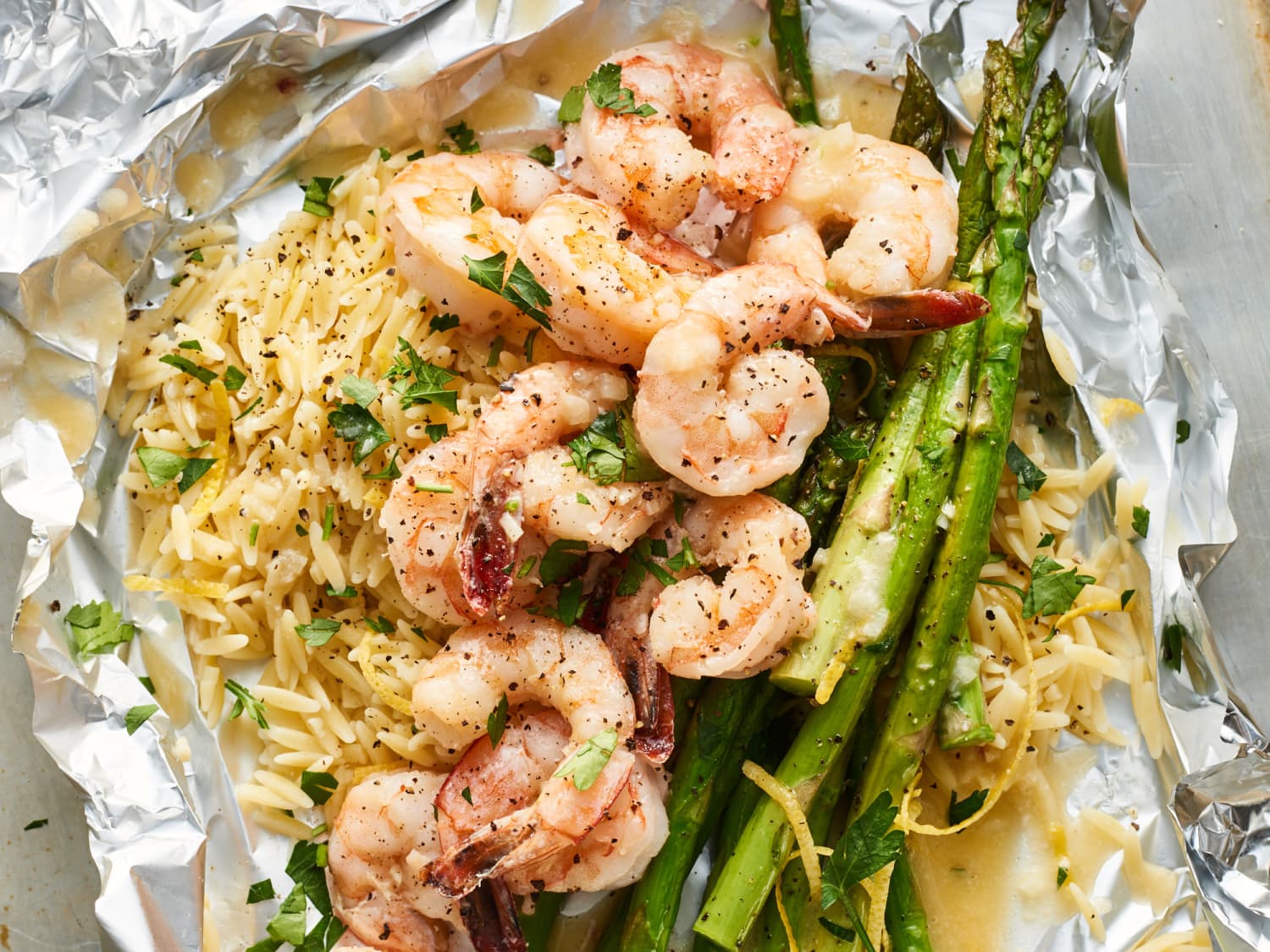 Lemon Garlic Butter Shrimp and Asparagus Packets