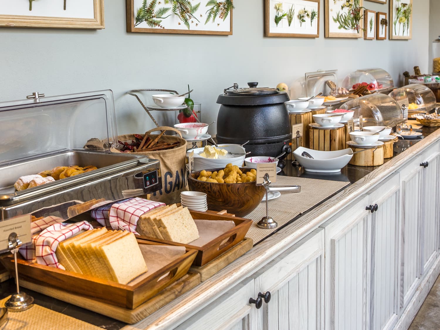 7 Ways to Eat Better at a Hotel Breakfast Buffet The Kitchn