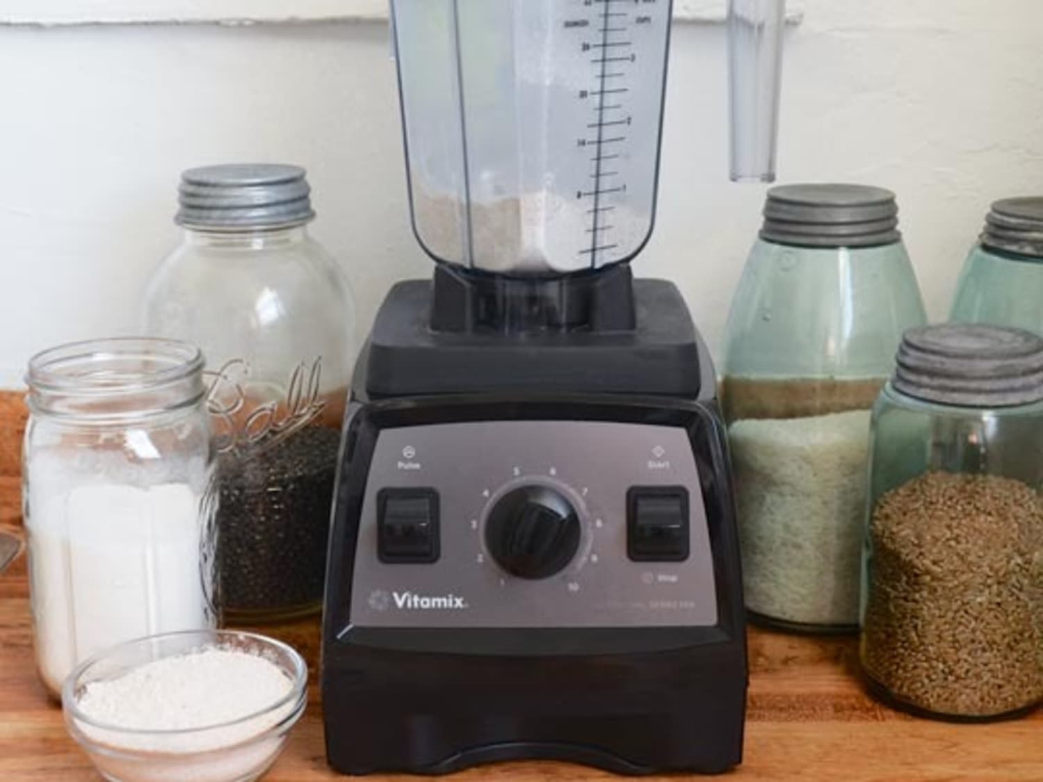 Vitamix dry blade container top