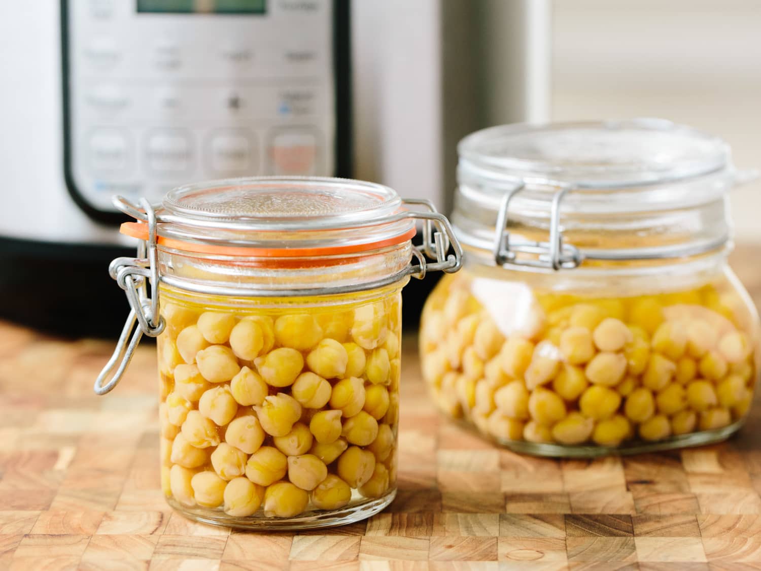 Electric pressure outlet cooker beans