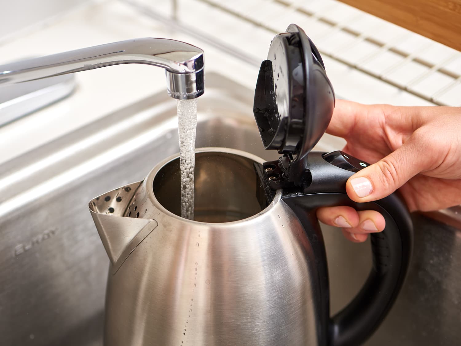 4 Best Electric Kettles for 2021 The Kitchn