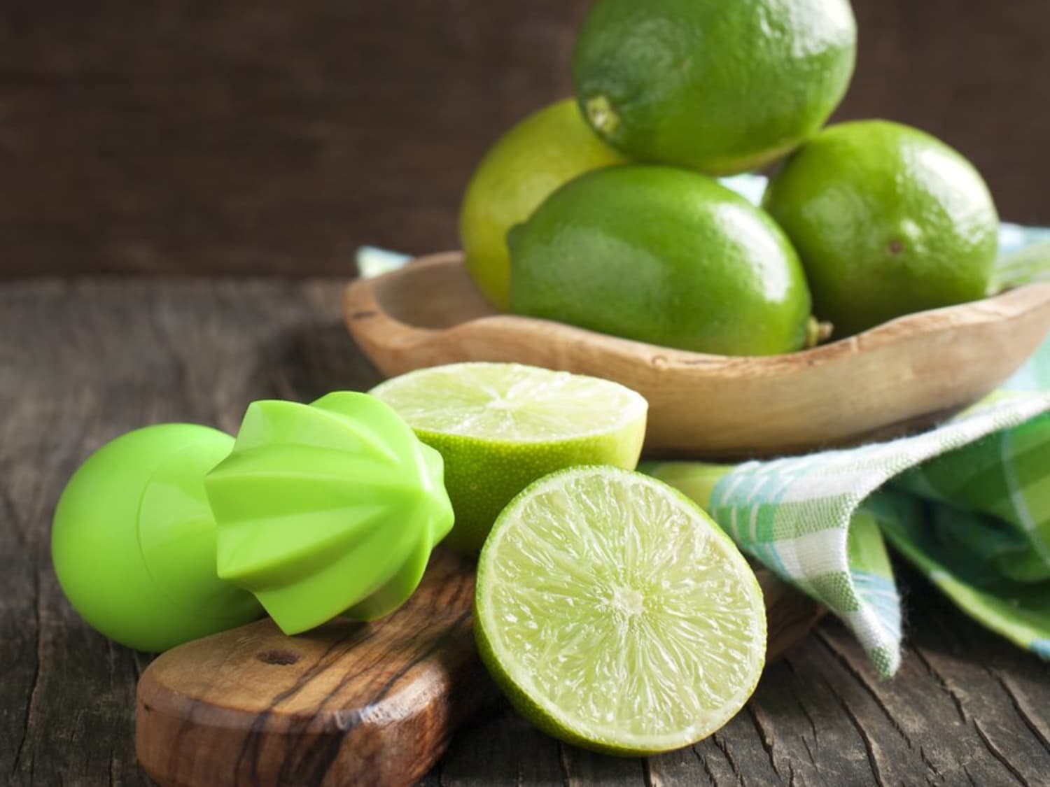 5 Tips for Squeezing the Most Juice from Limes Lemons The Kitchn