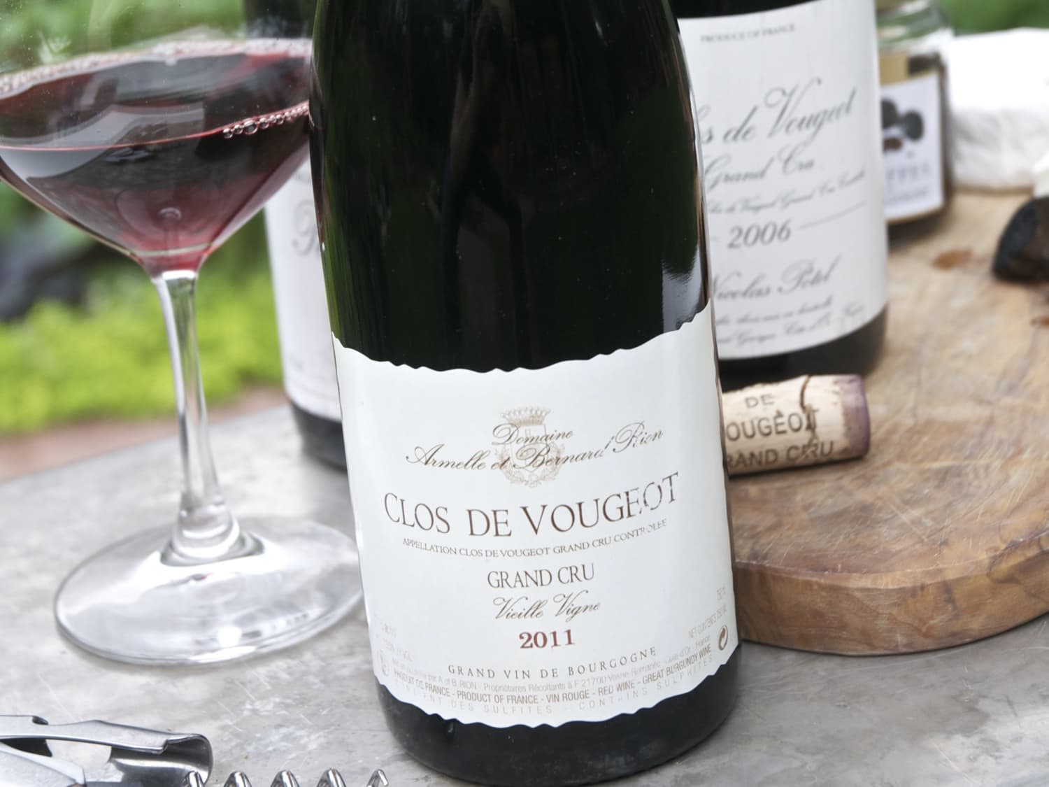 Burgundy red 2025 wine