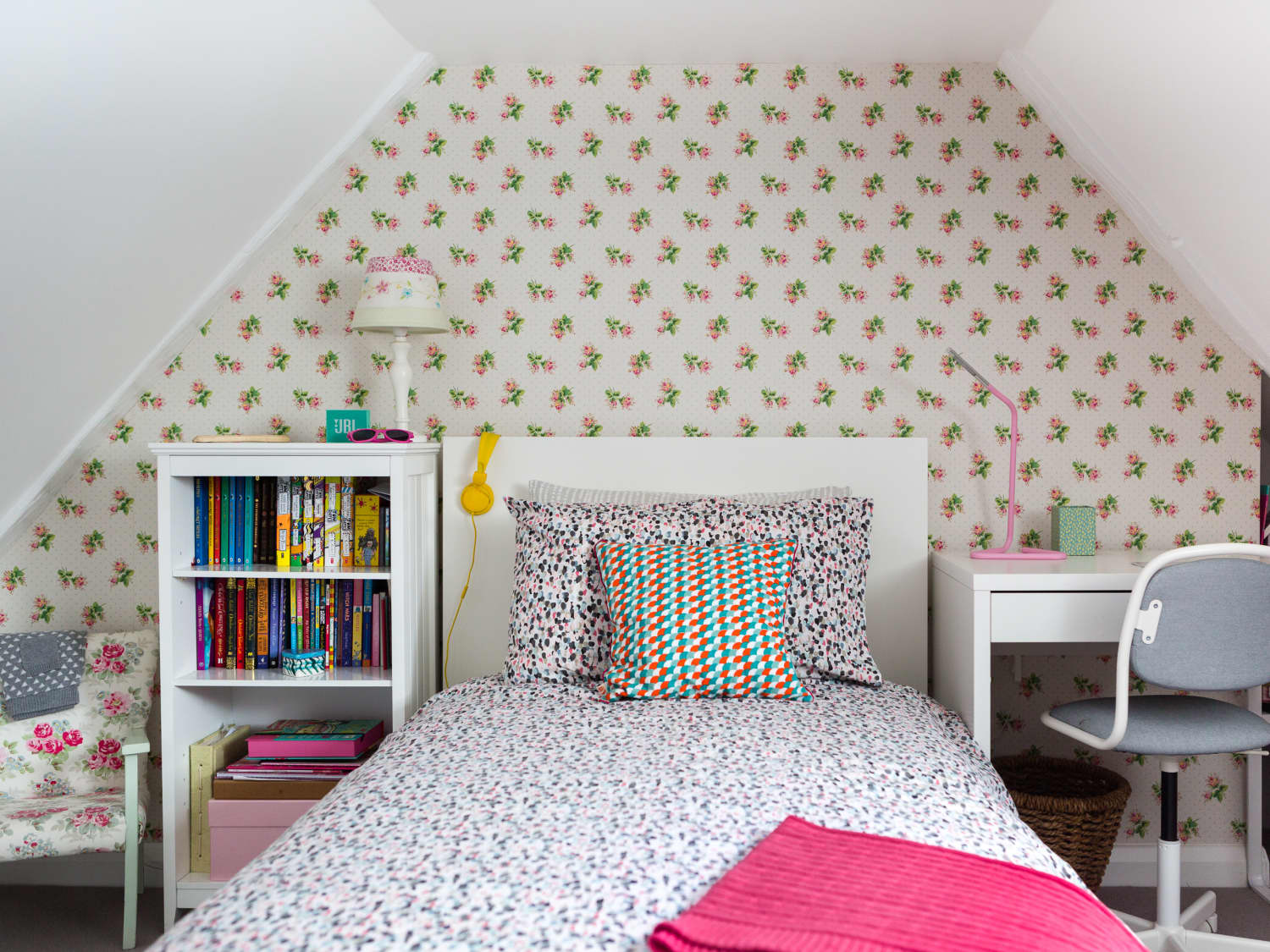 Wallpaper Girl Tiktok Trend Apartment Therapy