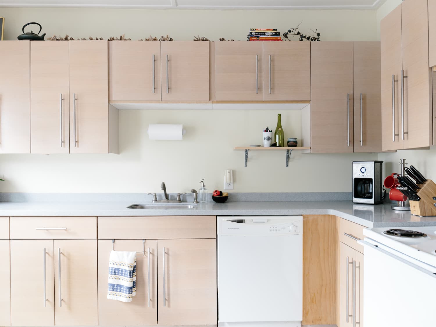 10 Ways To Get Sticky Cooking Grease Off Cupboards Kitchn