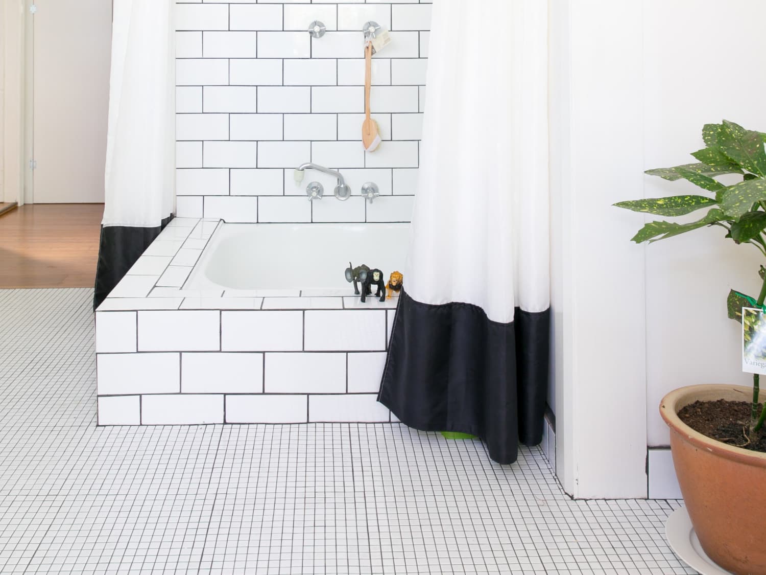 How to Regrout Bathroom Tile in 5 Easy Steps