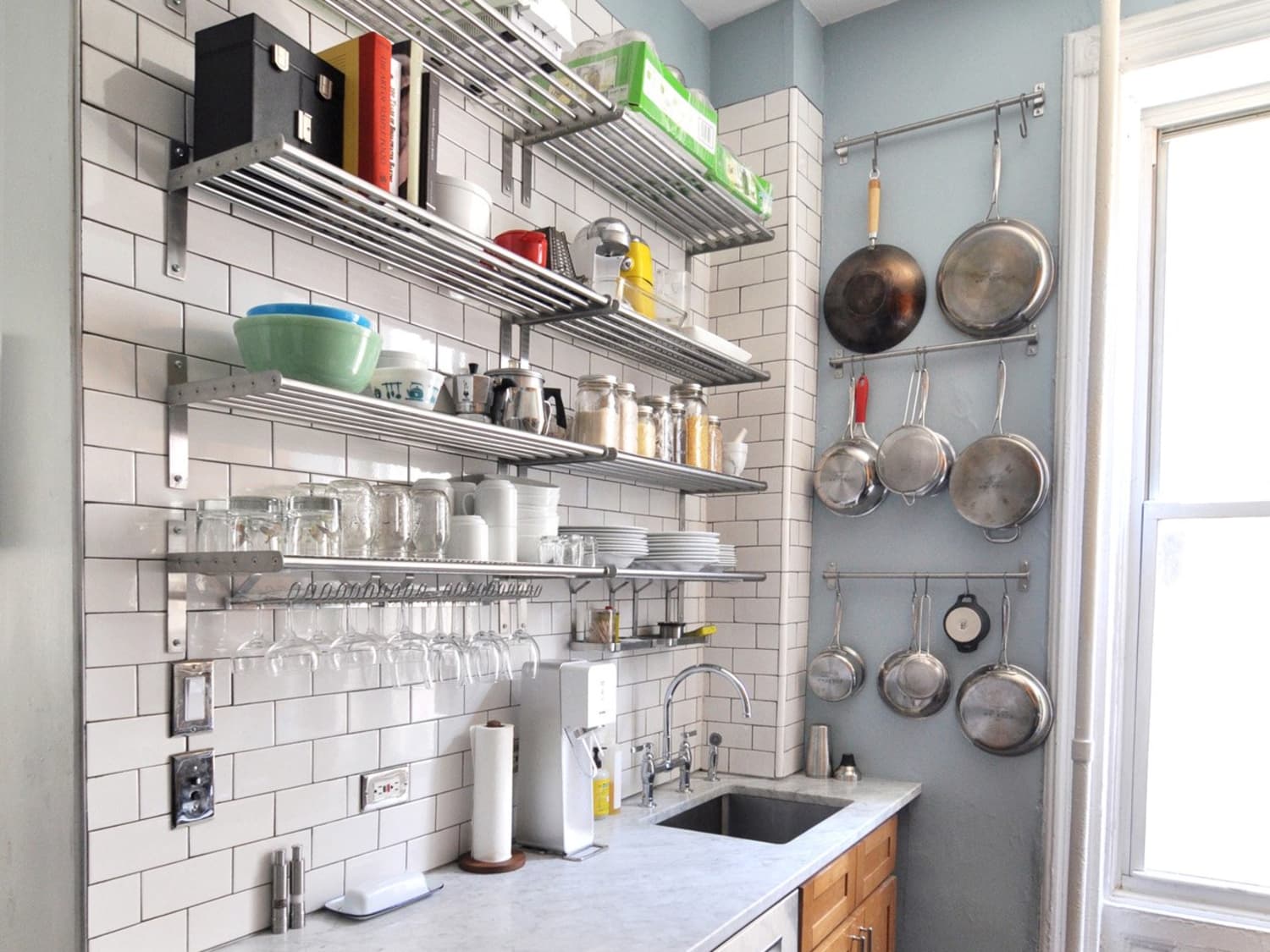 How to Organize a Small Apartment Kitchen: A 7-Step Plan ...