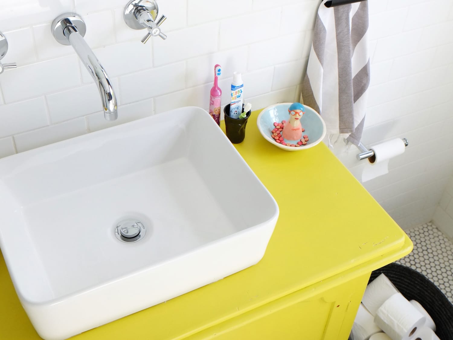 6 Easy Diy Ways To Organize Hair Styling Tools In The Bathroom Apartment Therapy