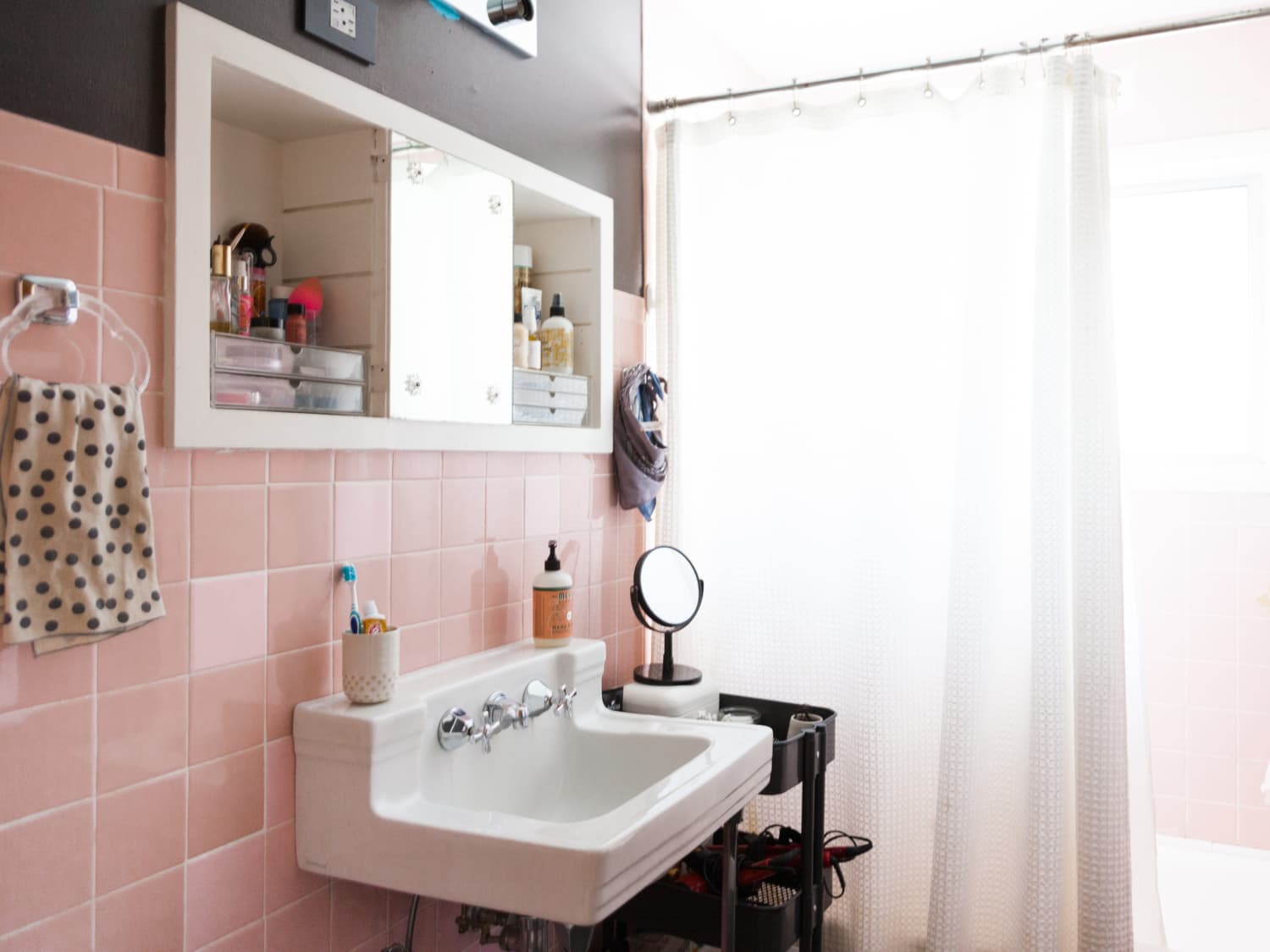Ideas For Hanging Storing Towels In A Small Bathroom Apartment Therapy