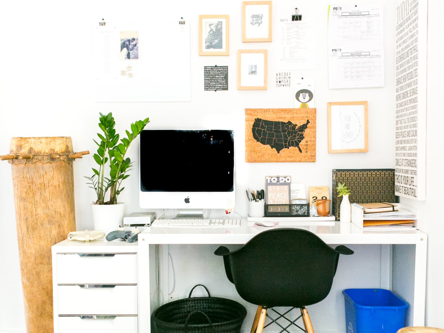 You Need THESE Things On Your Desk At Work To Succeed - Work It Daily