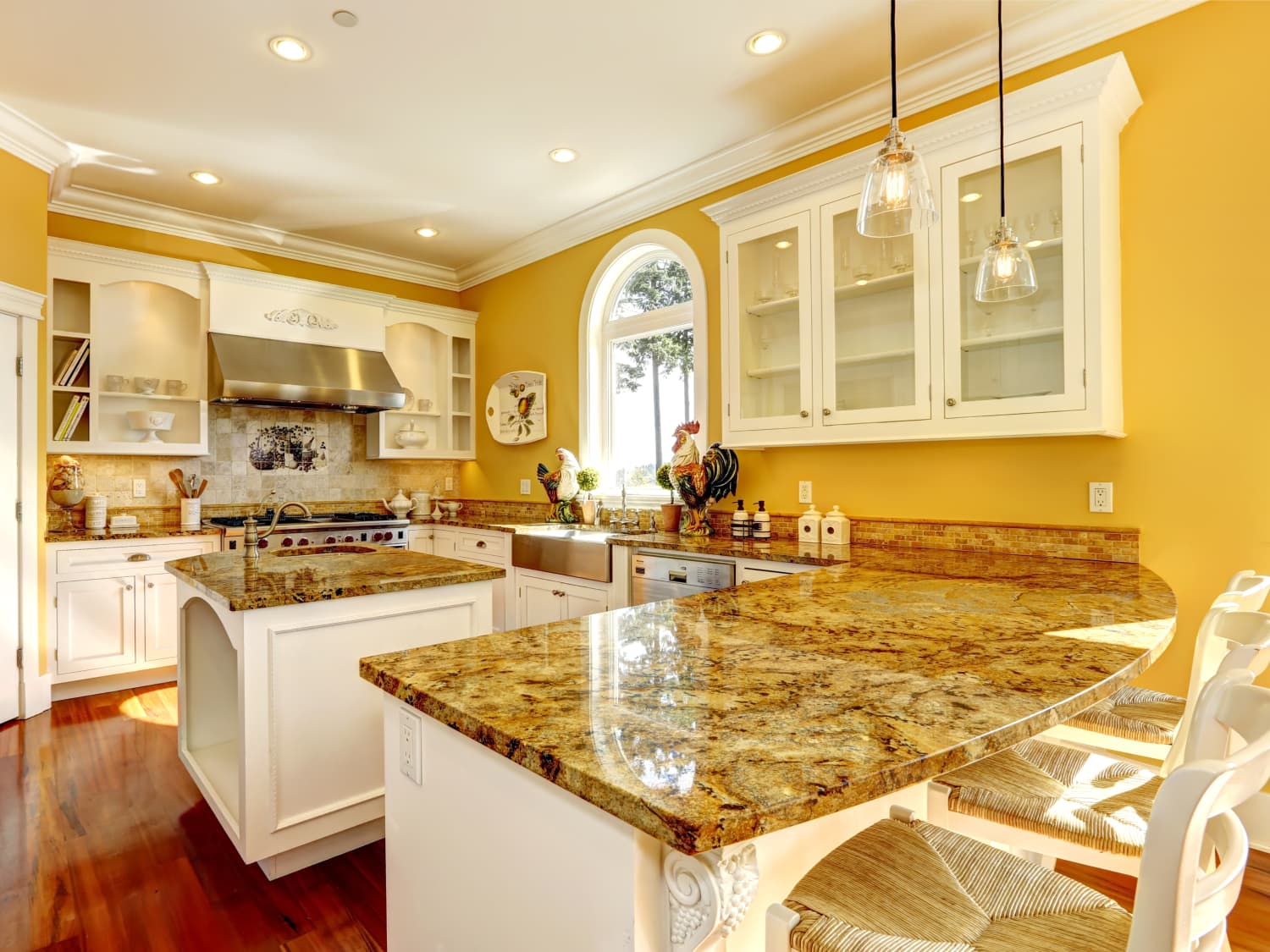Yellow Kitchen Paint Trends For 2022 | Apartment Therapy, image size:1500x1125