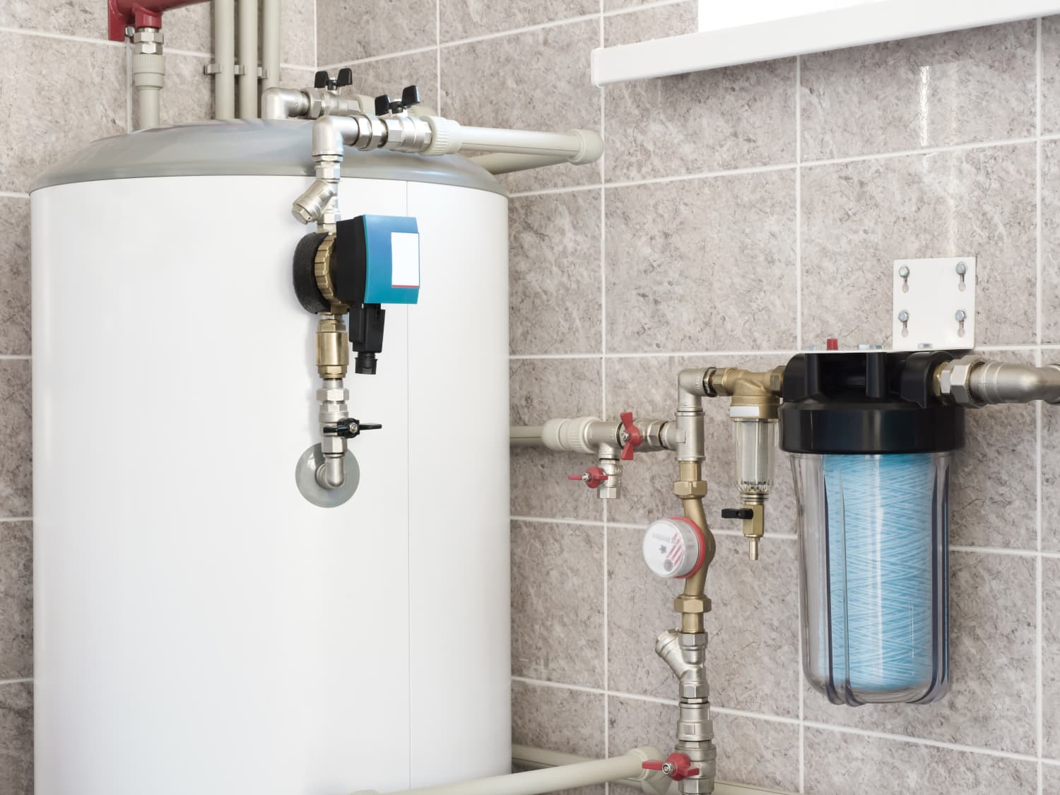 How Long Does a Water Heater Last? - When to Replace It | Apartment Therapy