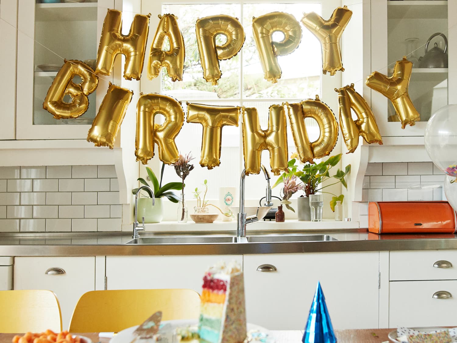 90-year-old woman celebrates birthday at Whataburger where she's worked for  12 years