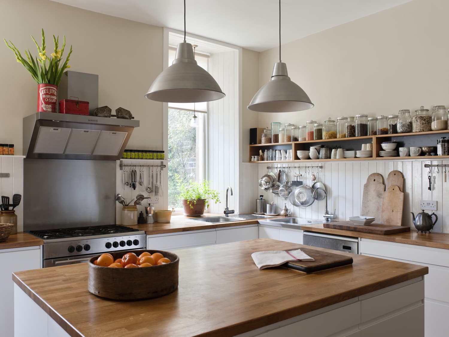 The Oxo Cleaning Brush Is Essential for Spring Cleaning