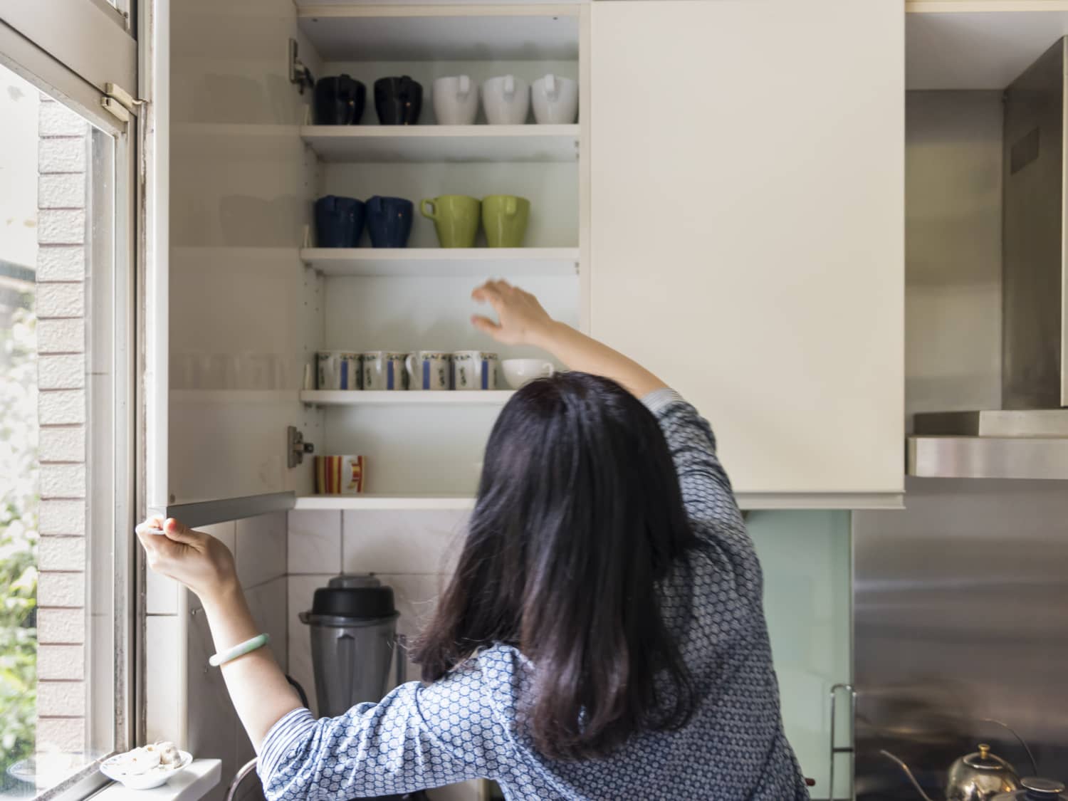 7 Smart Organizers For Plates Bowls Glasses And Flatware Kitchn plates bowls glasses and flatware